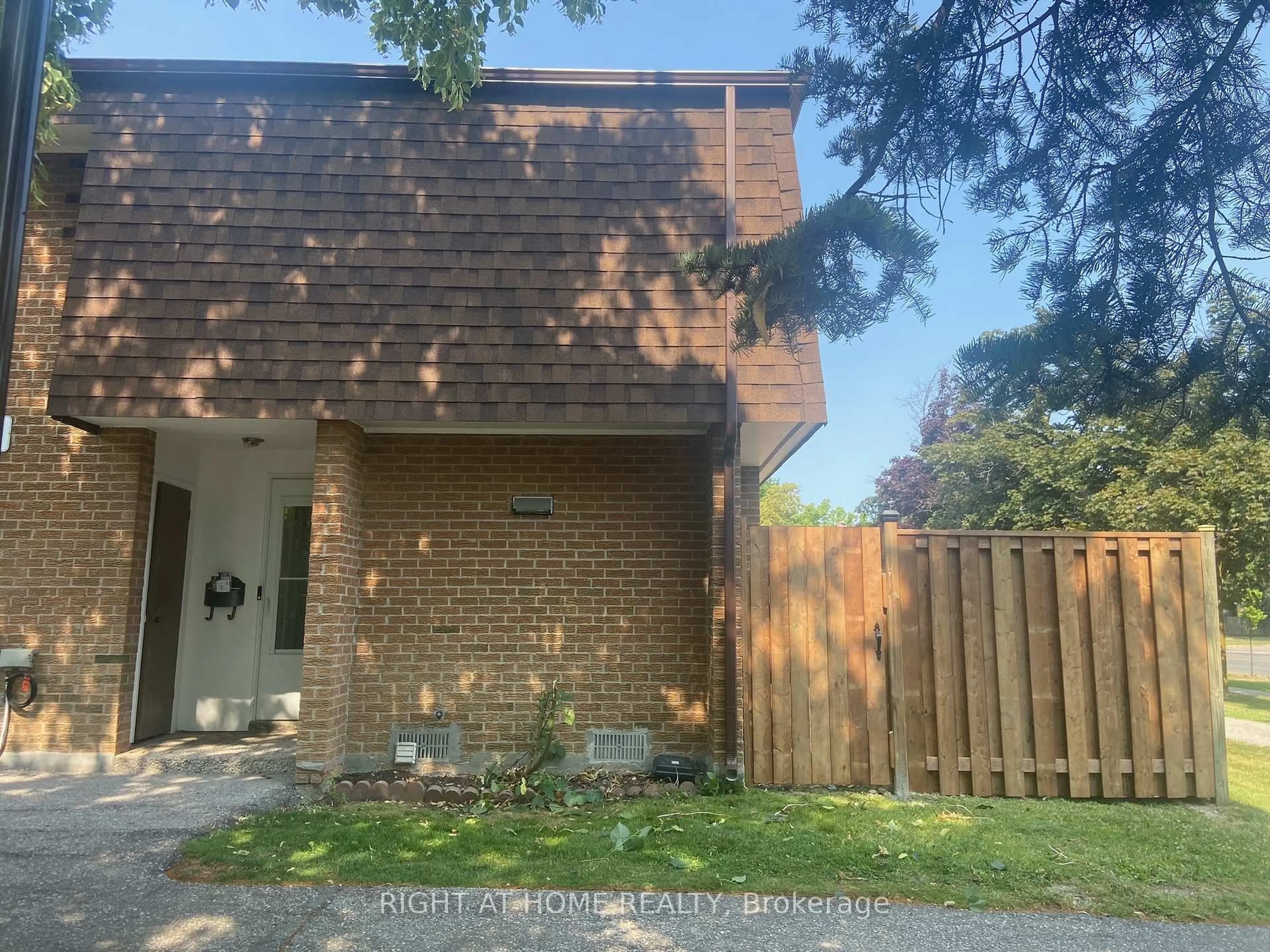 Home with brick exterior material, street for 20 Litchfield Crt #120, Toronto Ontario M9V 2A8