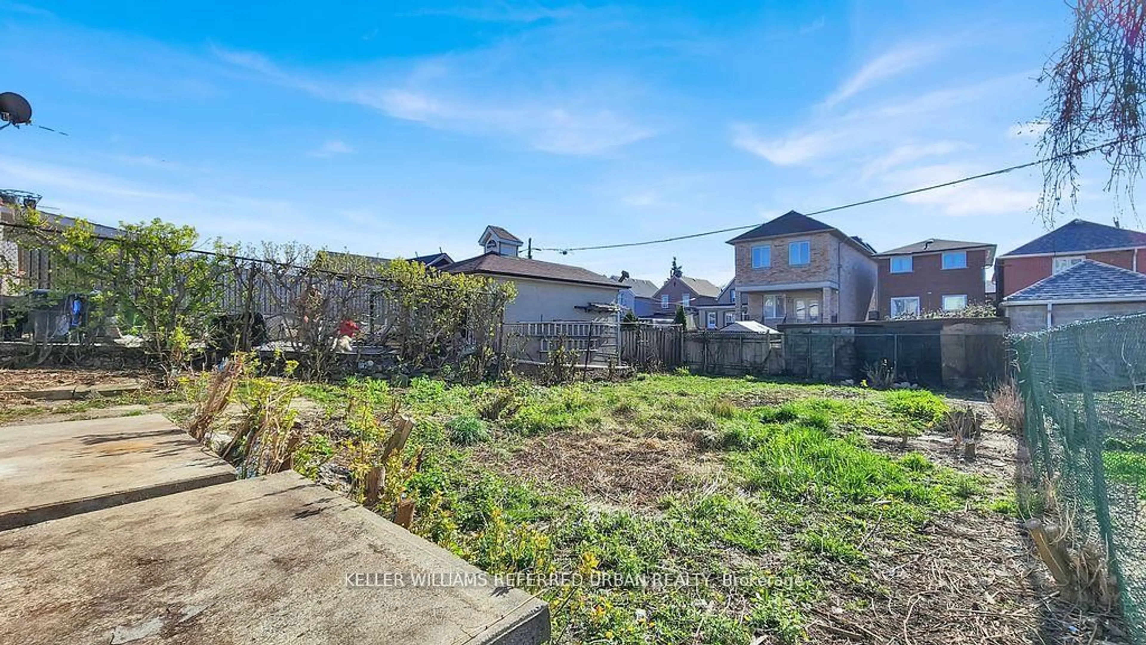 A pic from outside/outdoor area/front of a property/back of a property/a pic from drone, street for 66 Kane Ave, Toronto Ontario M5M 3M7