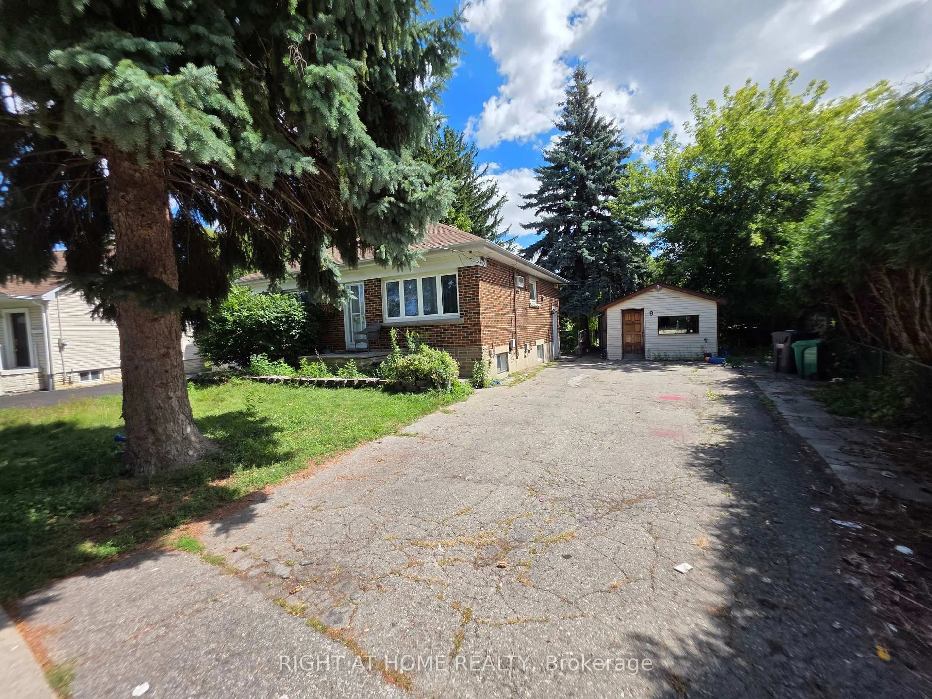Unknown for 9 Rogers Rd, Brampton Ontario L6X 1L7