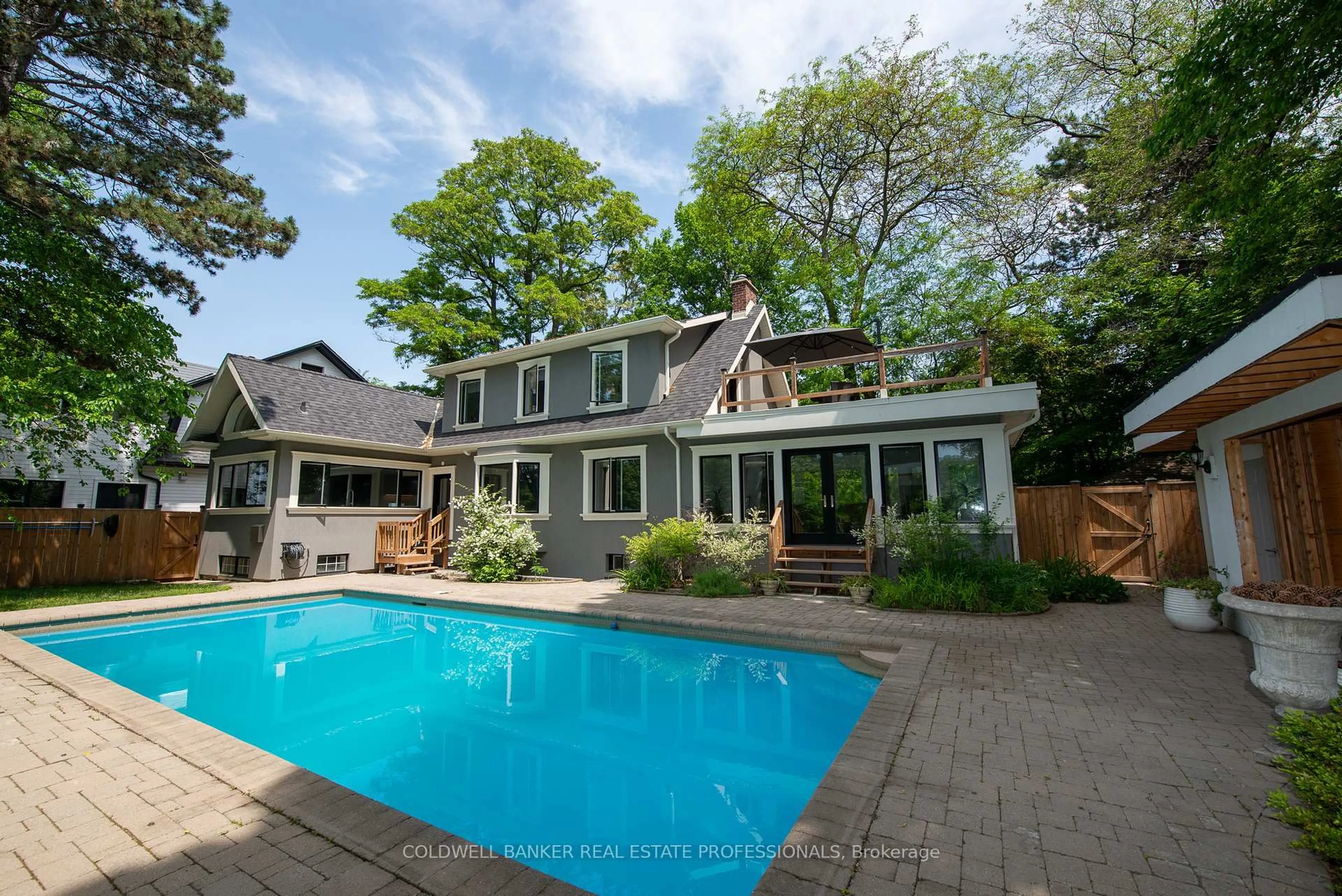 Unknown for 416 Trafalgar Rd, Oakville Ontario L6J 3H7