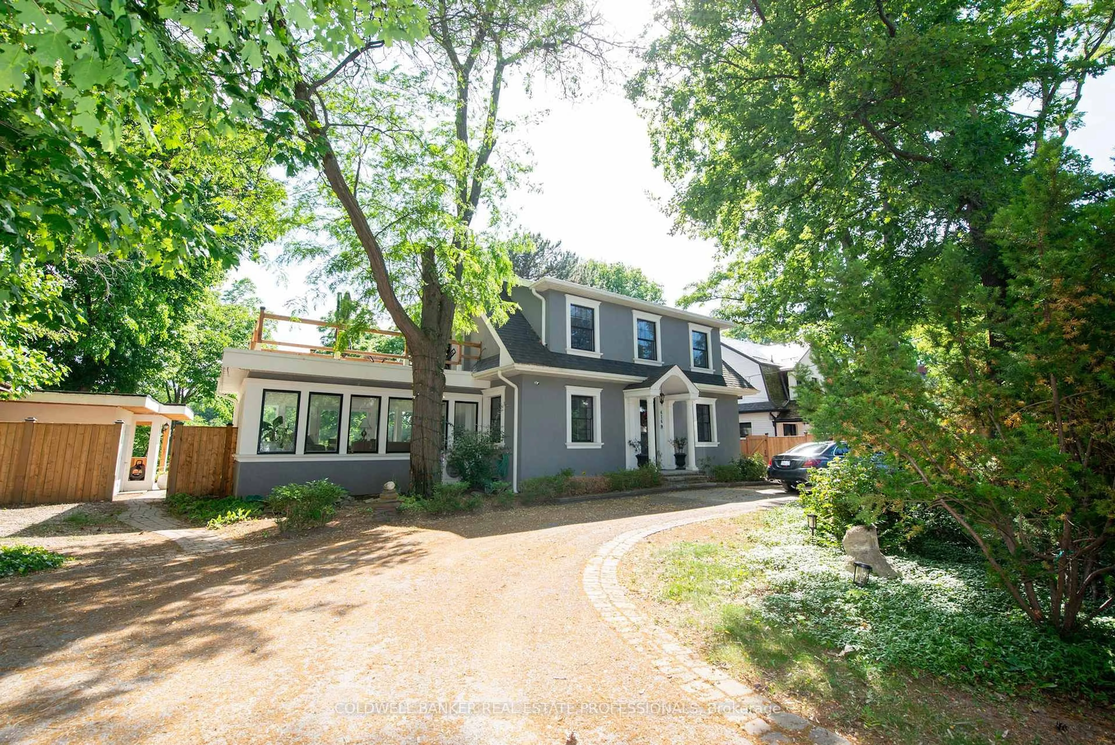 Unknown for 416 Trafalgar Rd, Oakville Ontario L6J 3H7