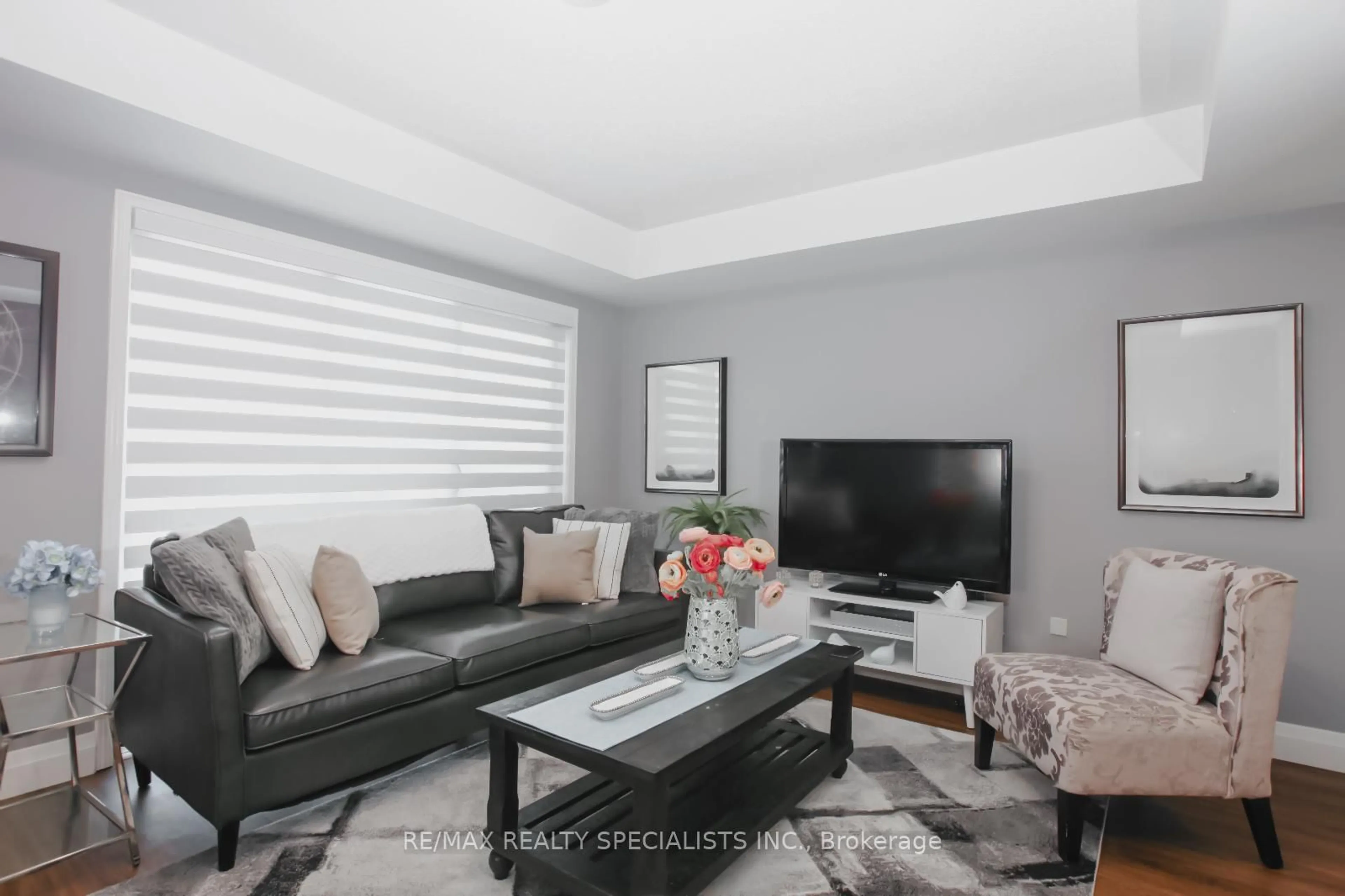 Living room with furniture, unknown for 60 Fairwood Circ #78, Brampton Ontario L6R 0Y6