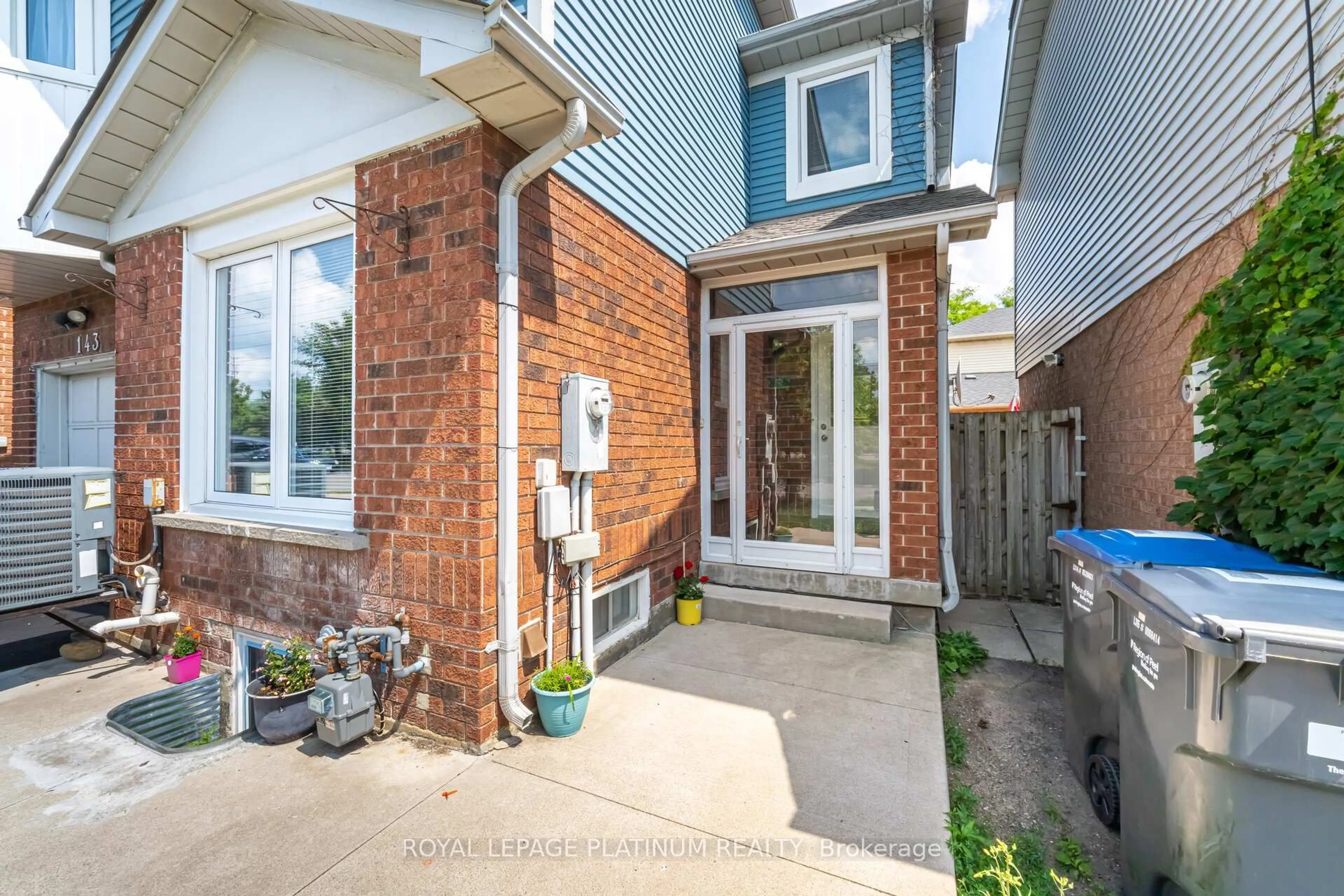 Unknown for 143 Millstone Dr, Brampton Ontario L6Y 4P9