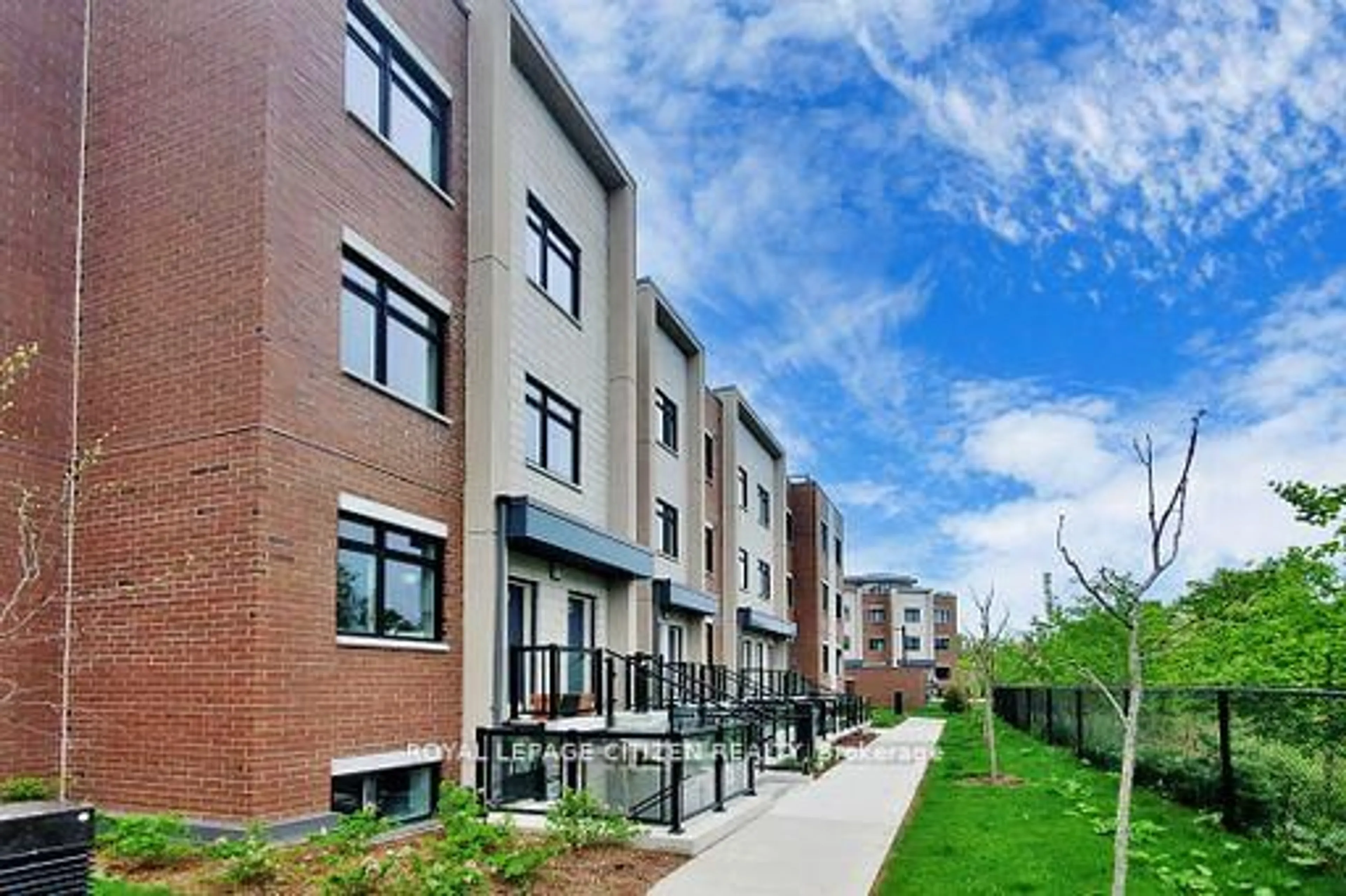 Home with brick exterior material, street for 1095 Douglas mccurdy comn #262, Mississauga Ontario L5G 0C6