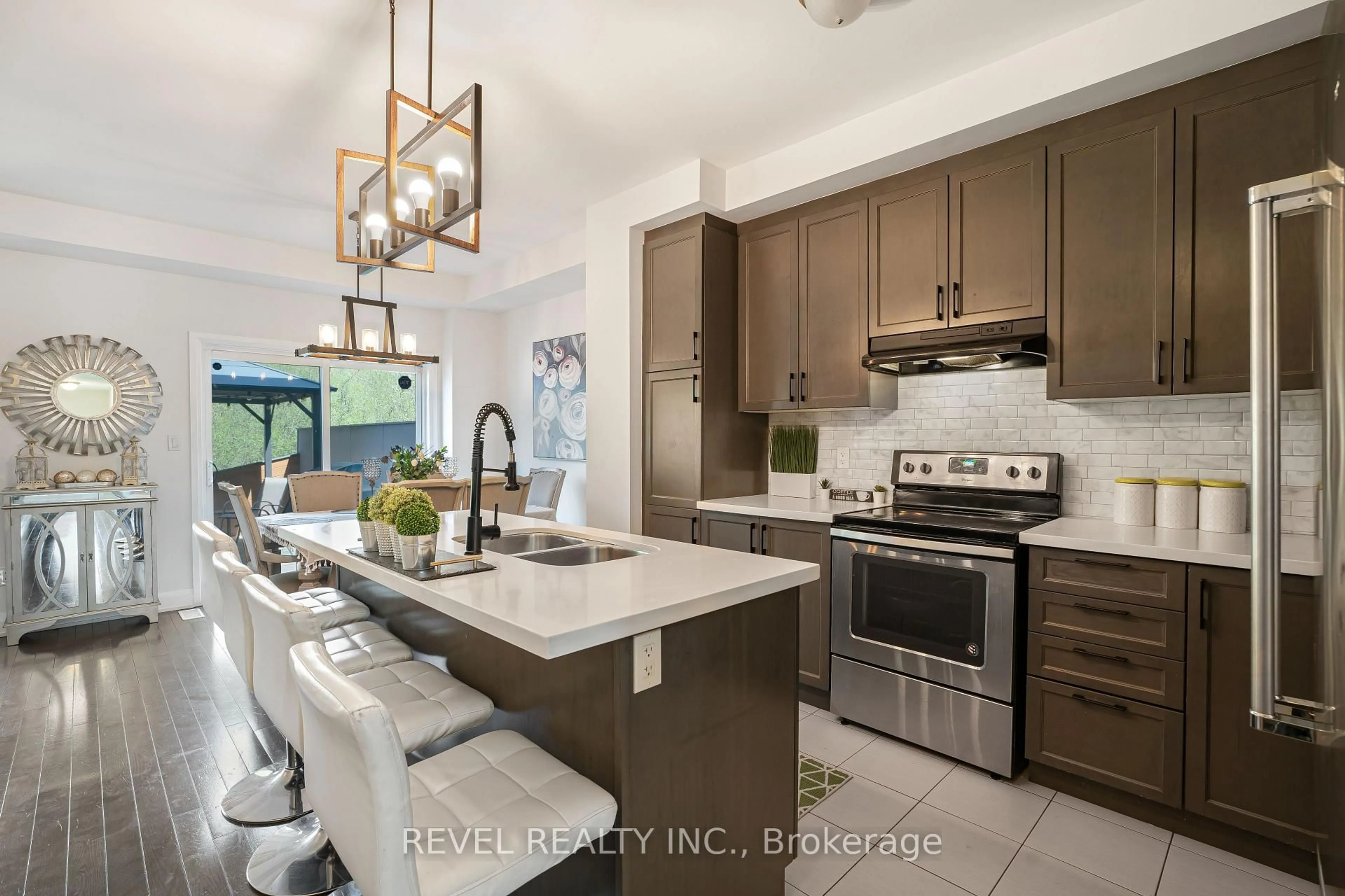 Open concept kitchen, ceramic/tile floor for 11 Oliana Way, Brampton Ontario L6Y 6G8