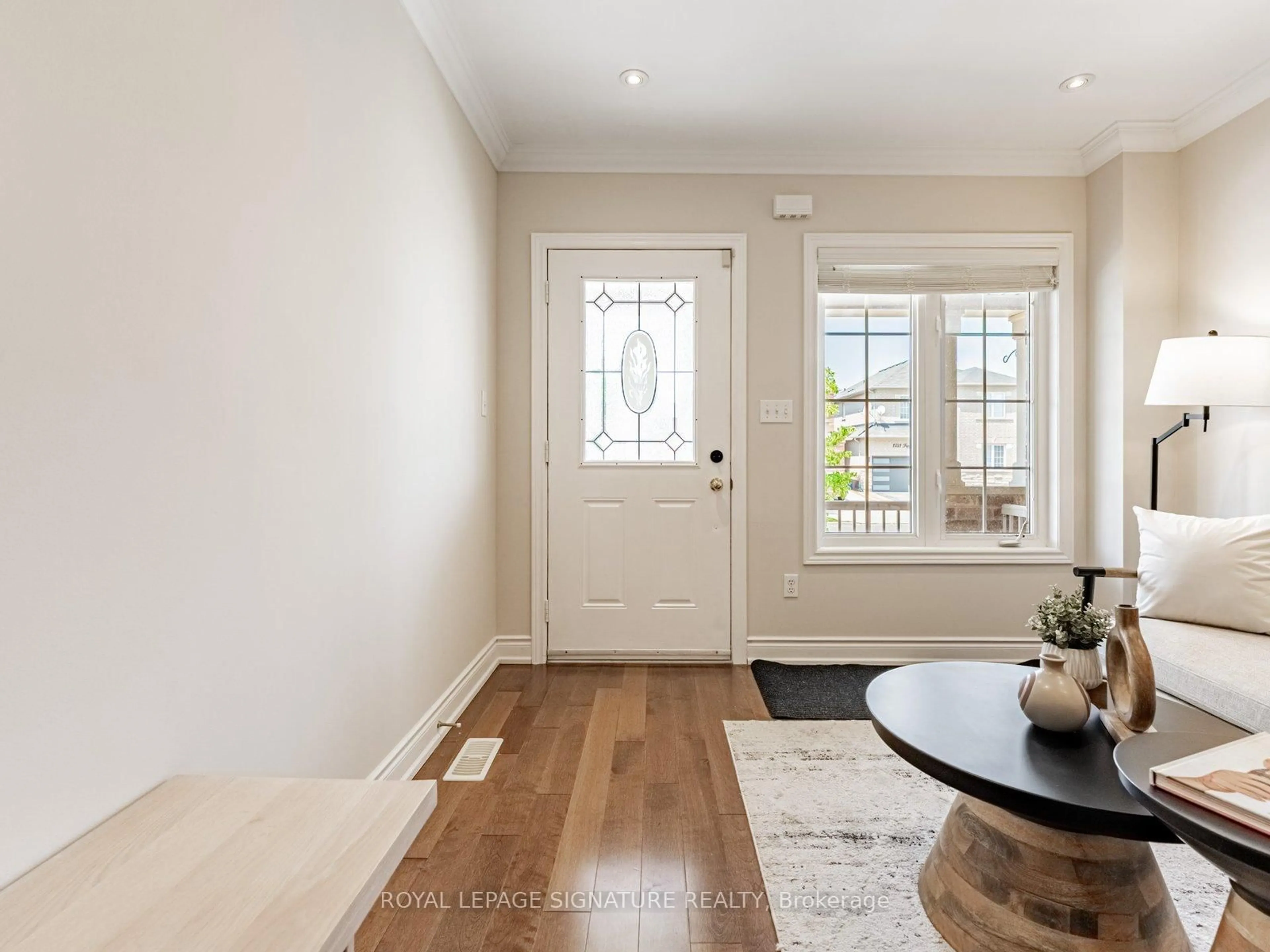 Indoor entryway for 1216 Tupper Dr, Milton Ontario L9T 0J1