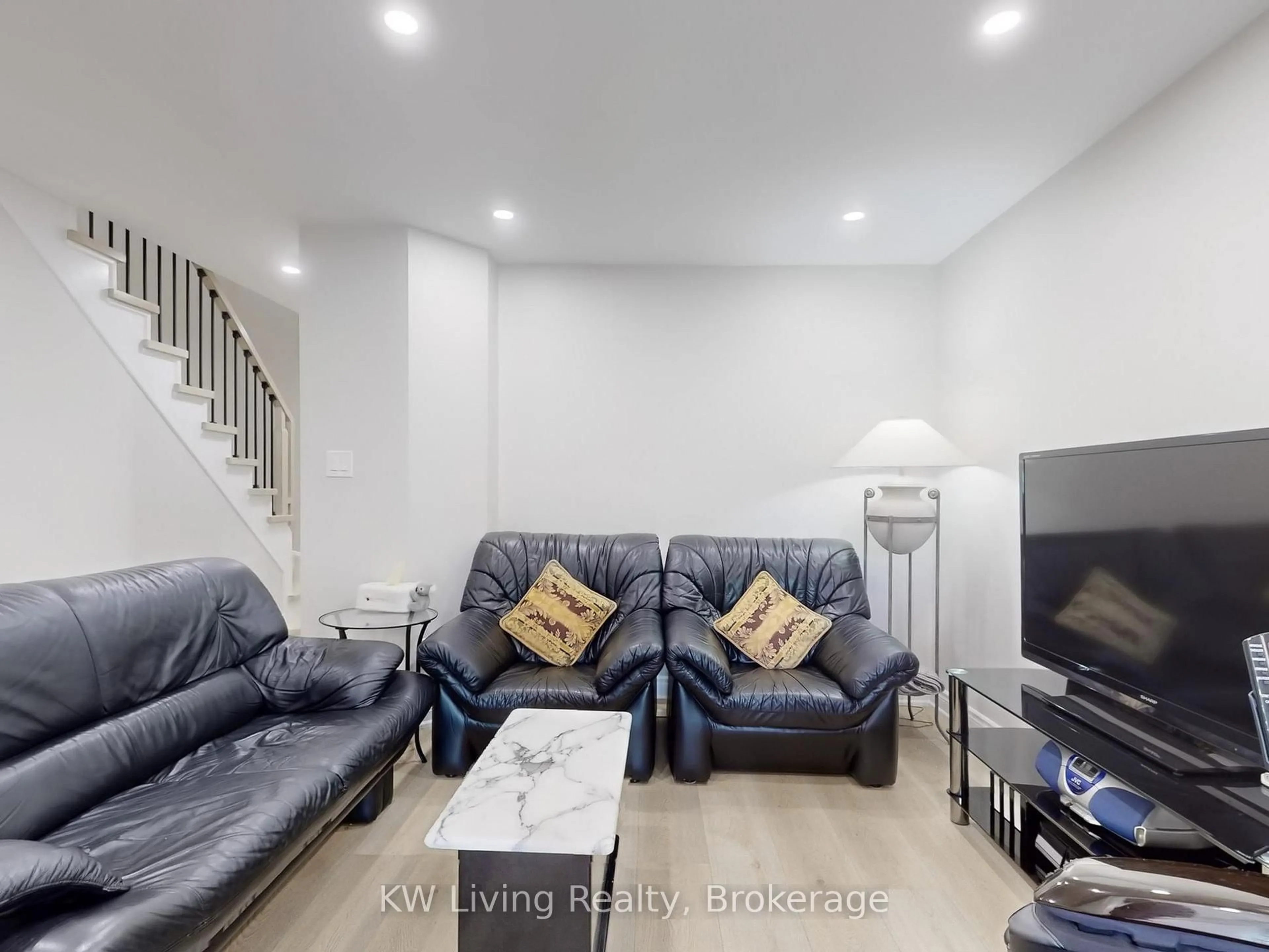 Living room with furniture, unknown for 5260 McFarren Blvd #10, Mississauga Ontario L5M 7J1