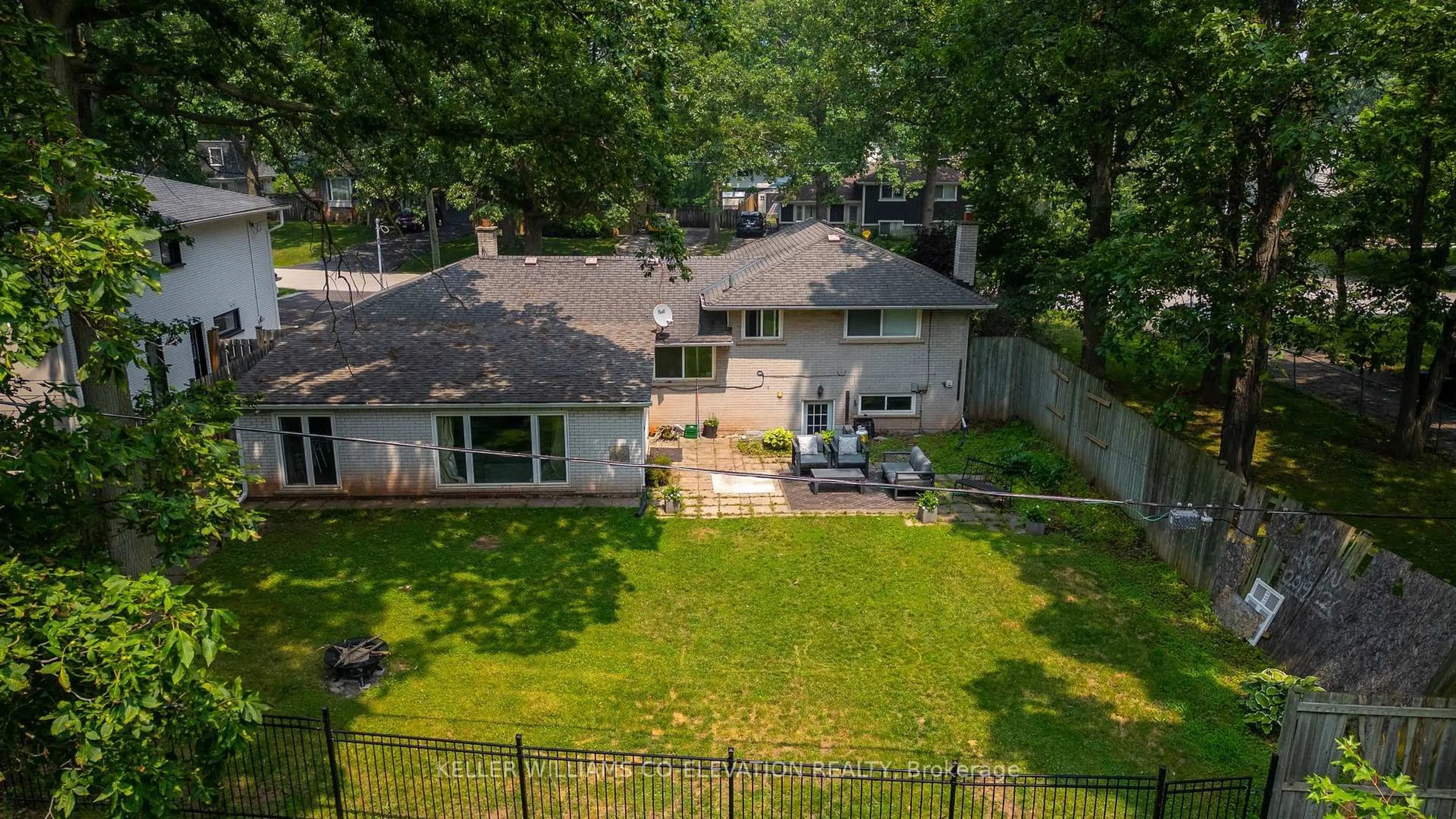 A pic from outside/outdoor area/front of a property/back of a property/a pic from drone, water/lake/river/ocean view for 548 Swann Dr, Oakville Ontario L6L 3X1