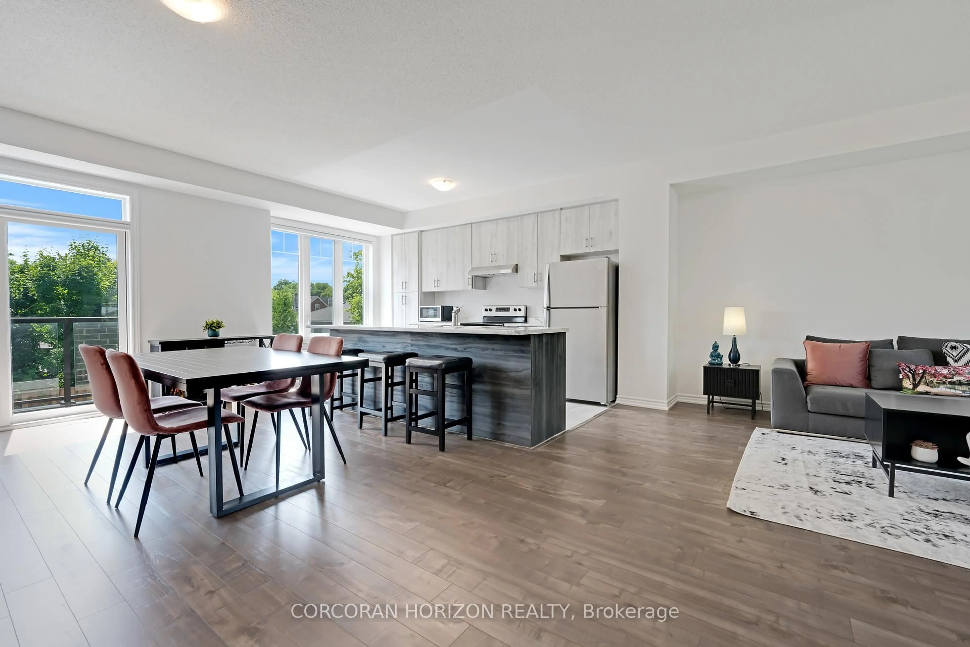 Open concept kitchen, unknown for 7 Lynx Path, Halton Hills Ontario L7J 0B9