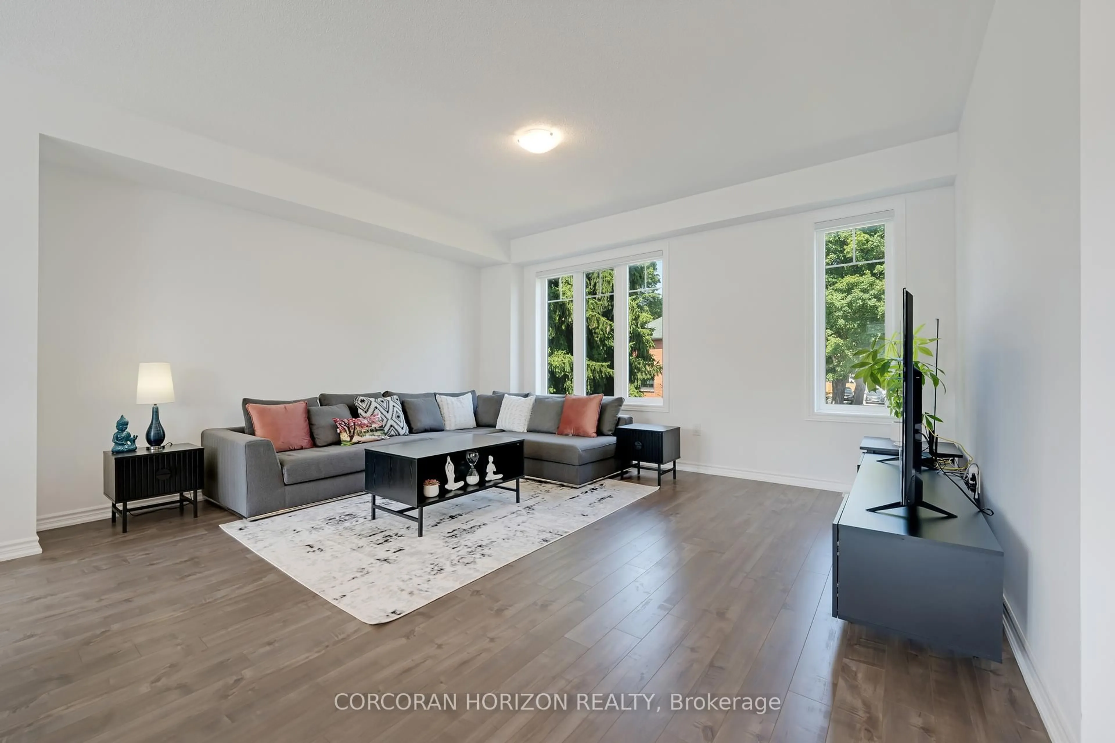 Living room with furniture, unknown for 7 Lynx Path, Halton Hills Ontario L7J 0B9