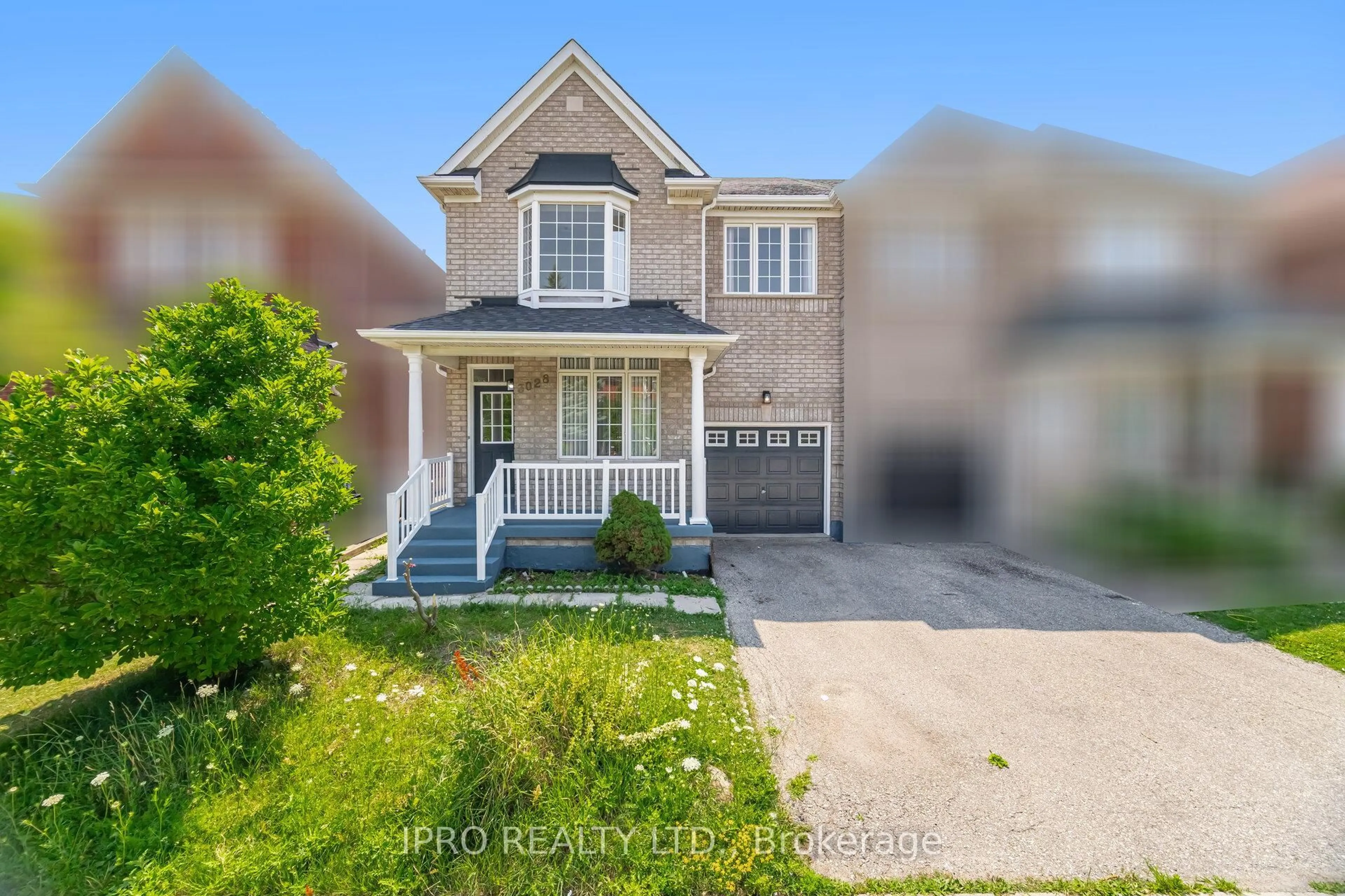 A pic from outside/outdoor area/front of a property/back of a property/a pic from drone, street for 3028 Workman Dr, Mississauga Ontario L5M 6J9