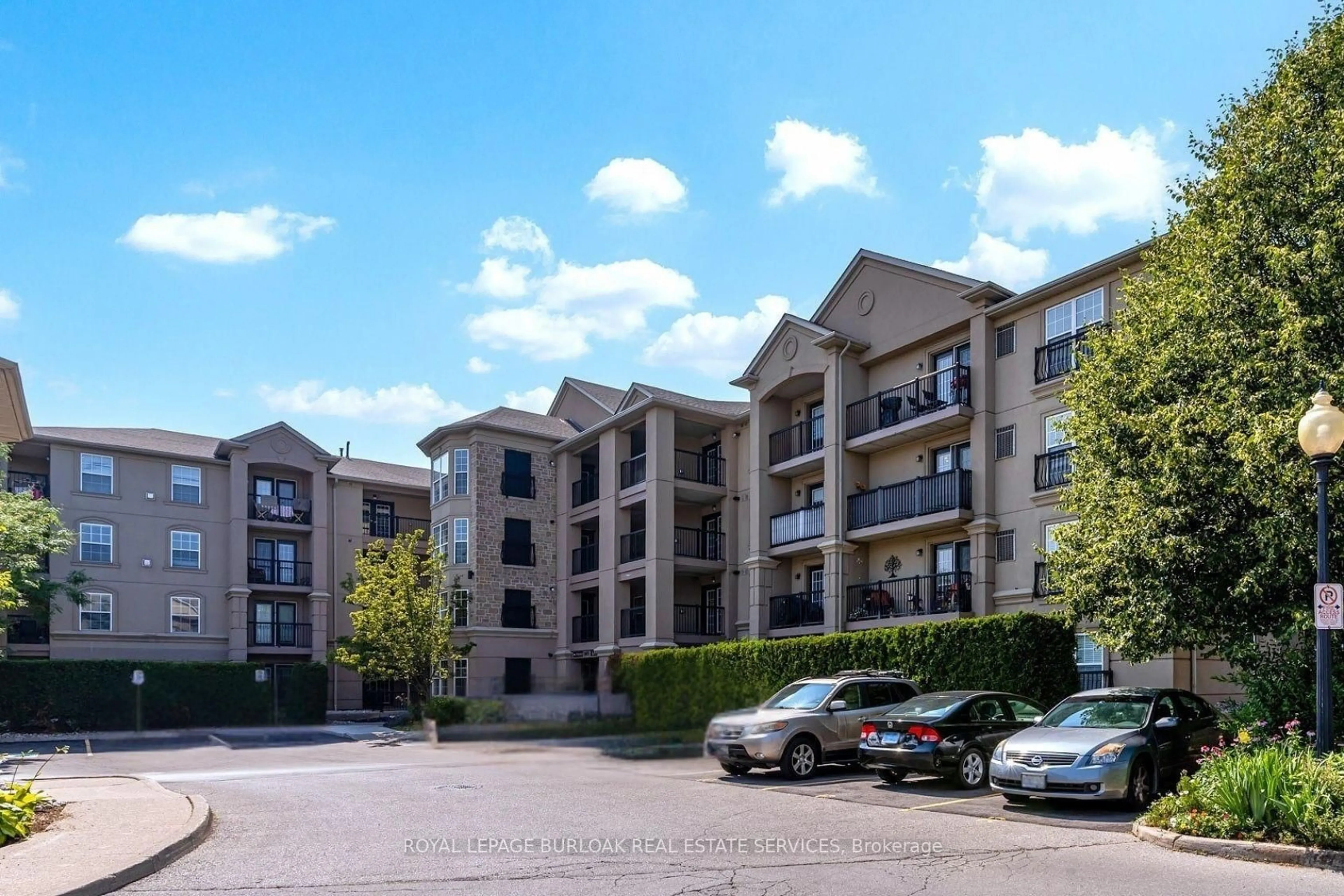 A pic from outside/outdoor area/front of a property/back of a property/a pic from drone, unknown for 2085 Appleby Line #313, Burlington Ontario L7L 7H4