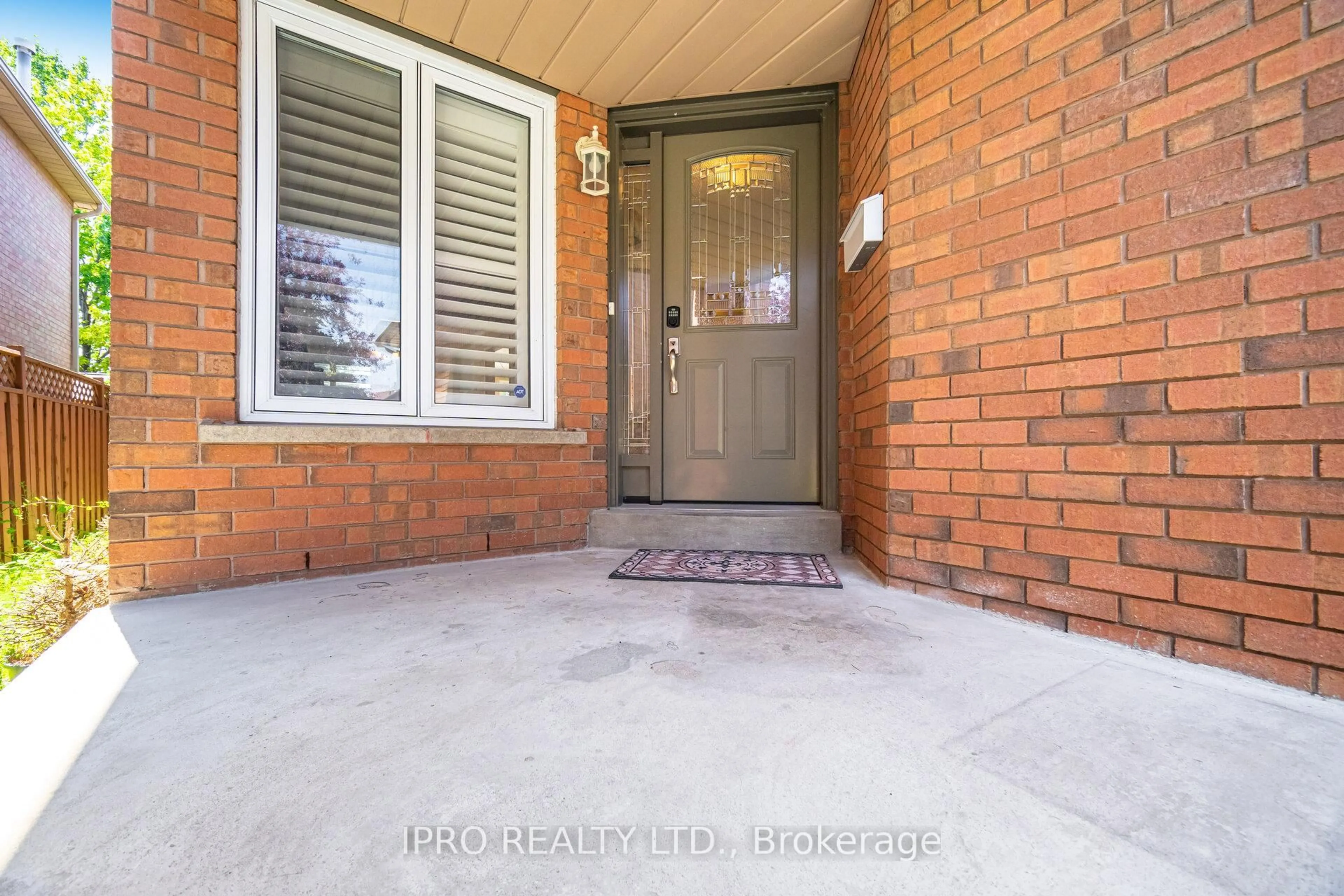 Unknown for 5630 Sparkwell Dr, Mississauga Ontario L5R 3N9
