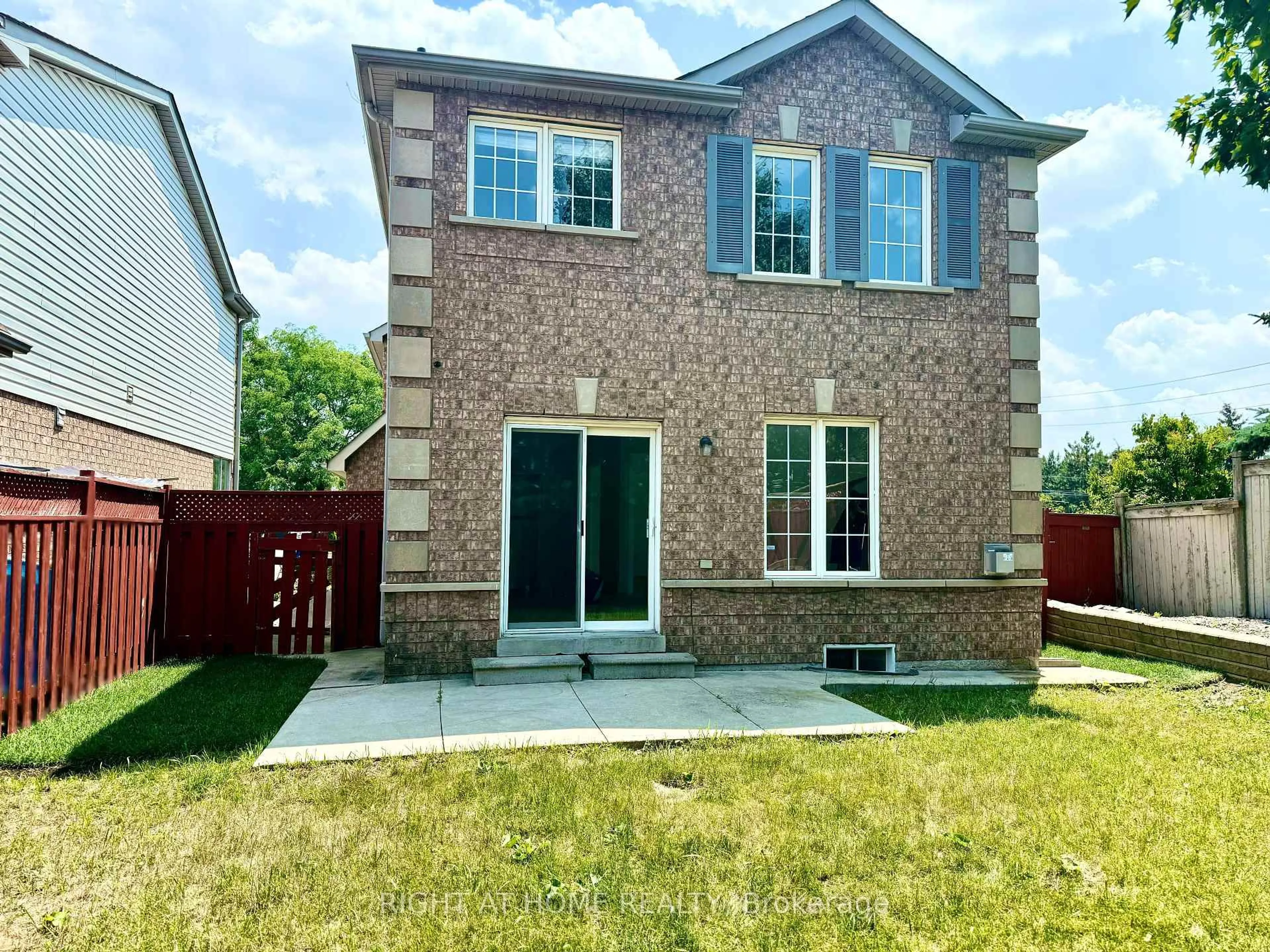 Home with brick exterior material, street for 32 Hocken Crt, Brampton Ontario L6R 2T7