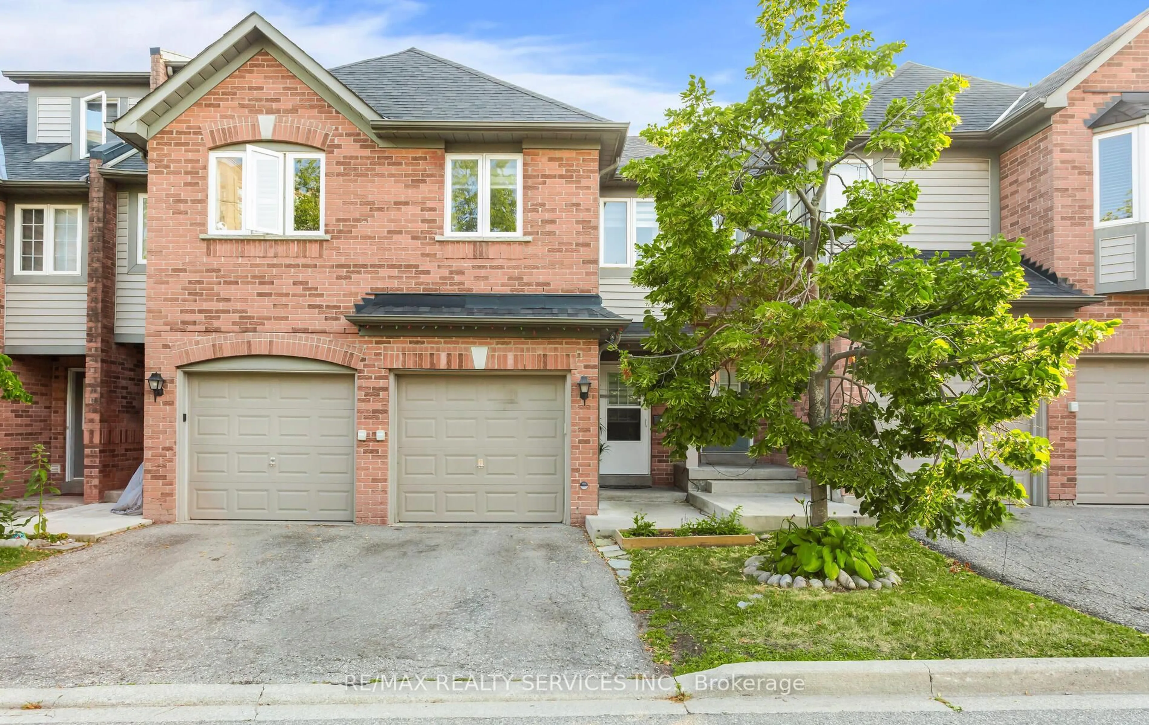 Home with brick exterior material, street for 180 Forum Dr #36, Mississauga Ontario L4Z 3Y2