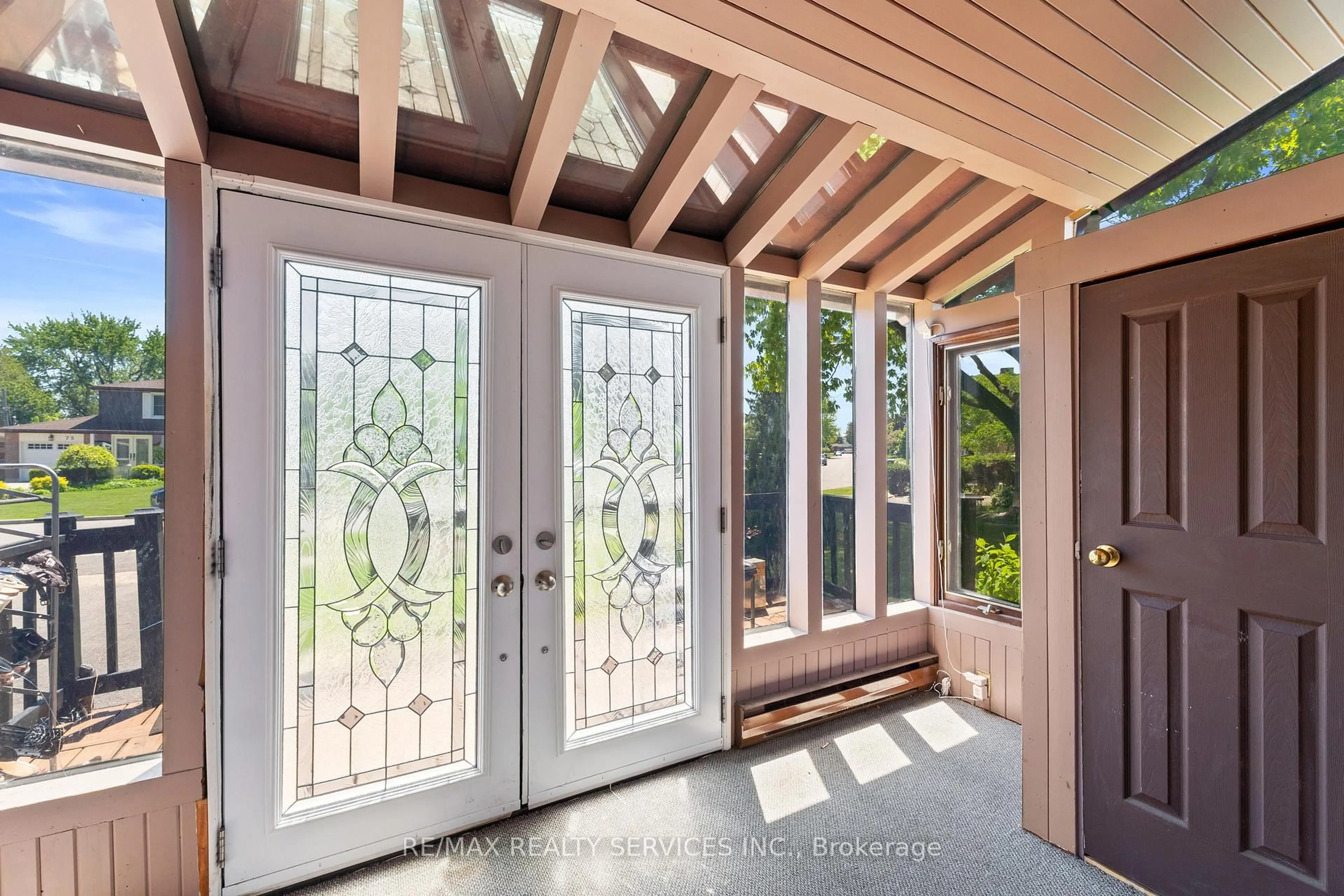 Indoor entryway for 80 Brookland Dr, Brampton Ontario L6T 2M5
