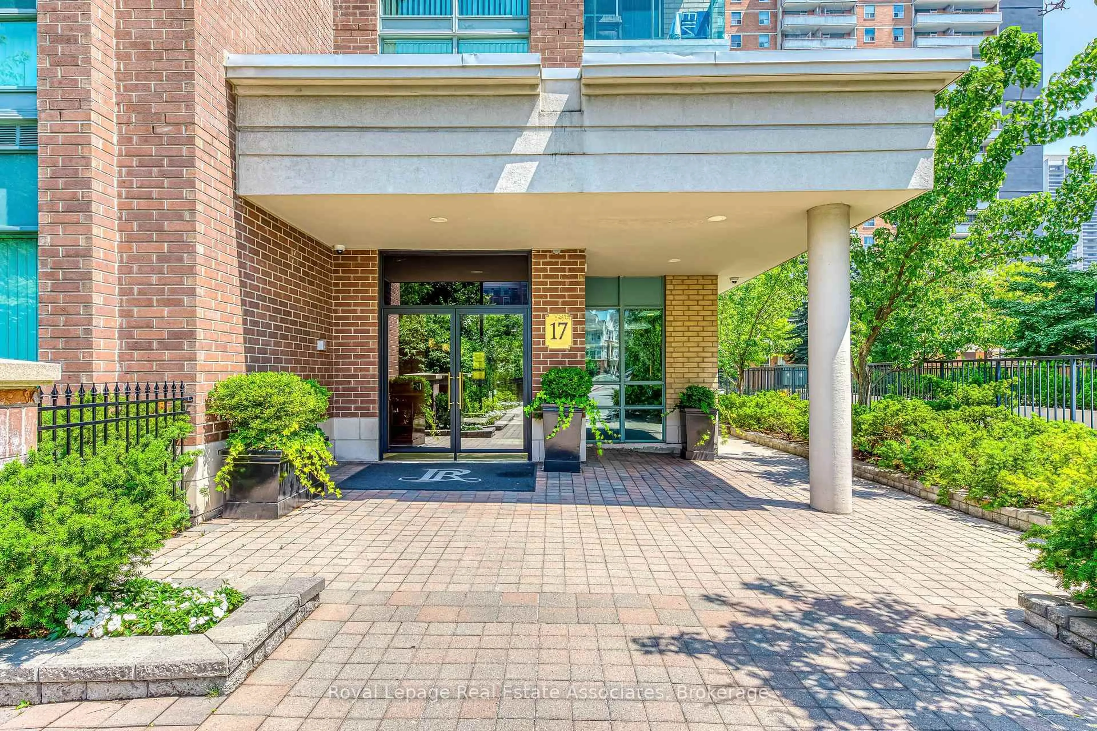 Indoor foyer for 17 Michael Power Pl #406, Toronto Ontario M9A 5G5