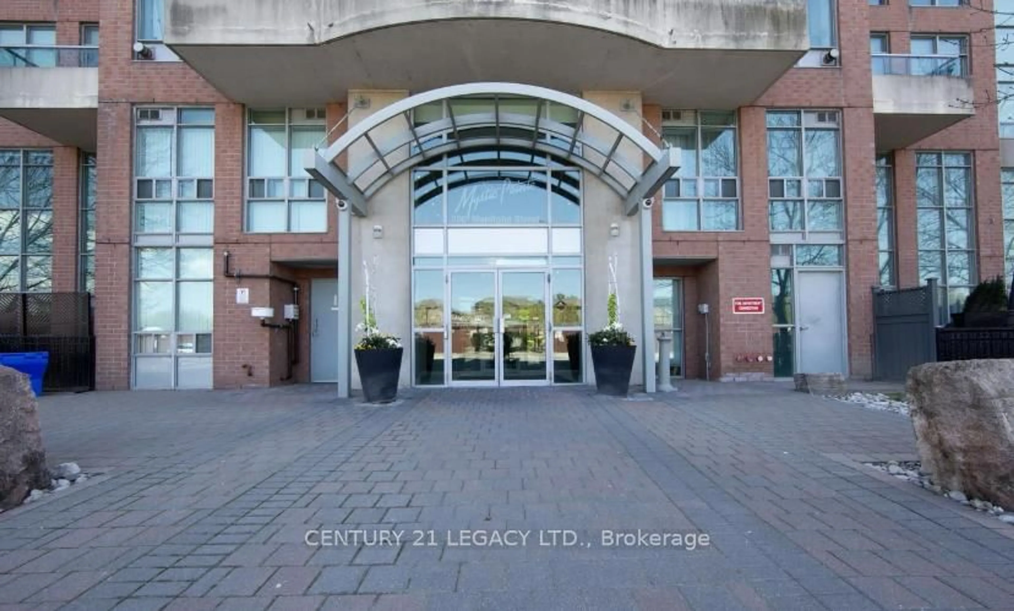 Indoor foyer for 200 Manitoba St #433, Toronto Ontario M8Y 3Y9