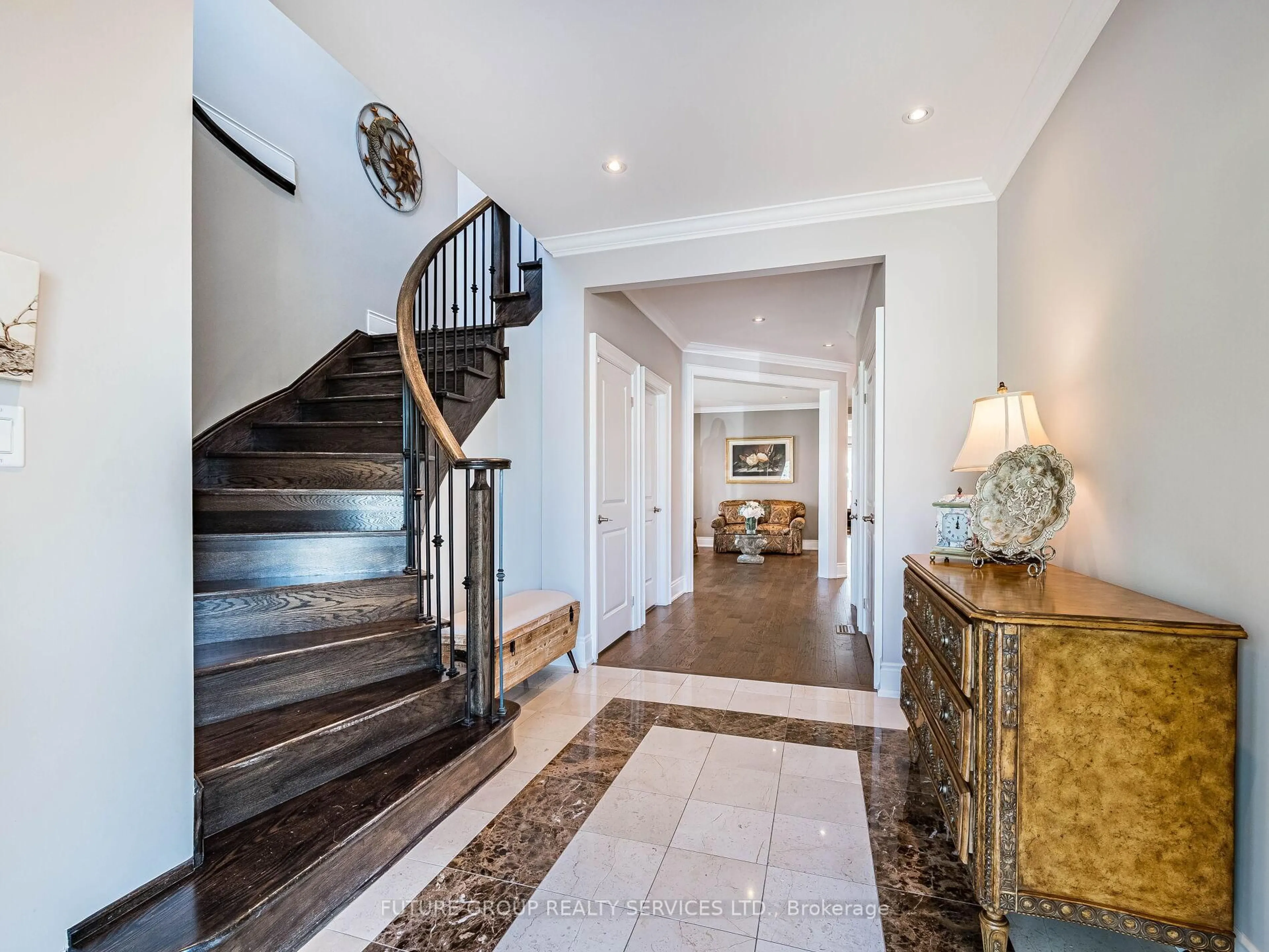 Indoor foyer for 29 Godliman Rd, Brampton Ontario L6X 5G3