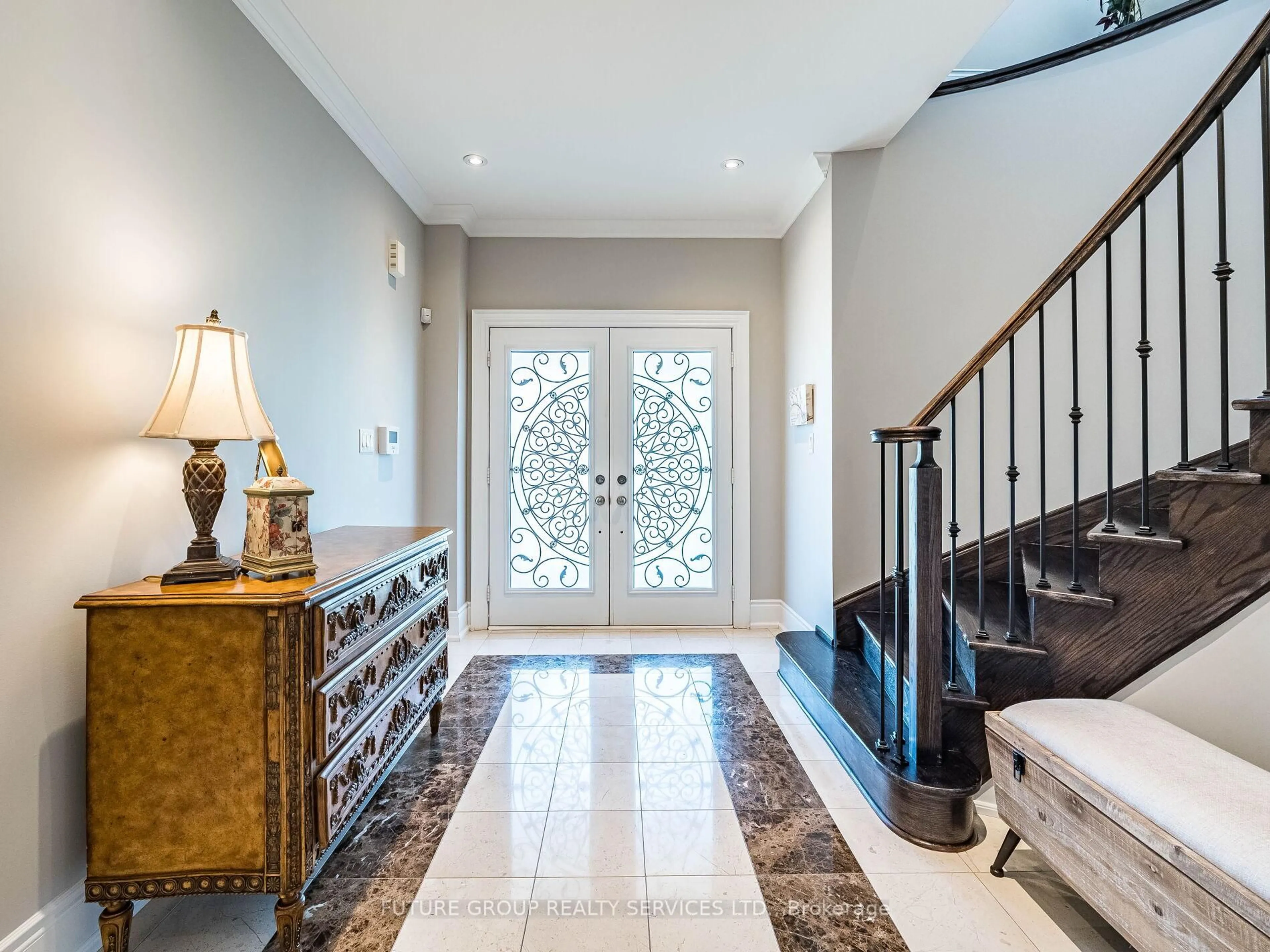 Indoor entryway for 29 Godliman Rd, Brampton Ontario L6X 5G3