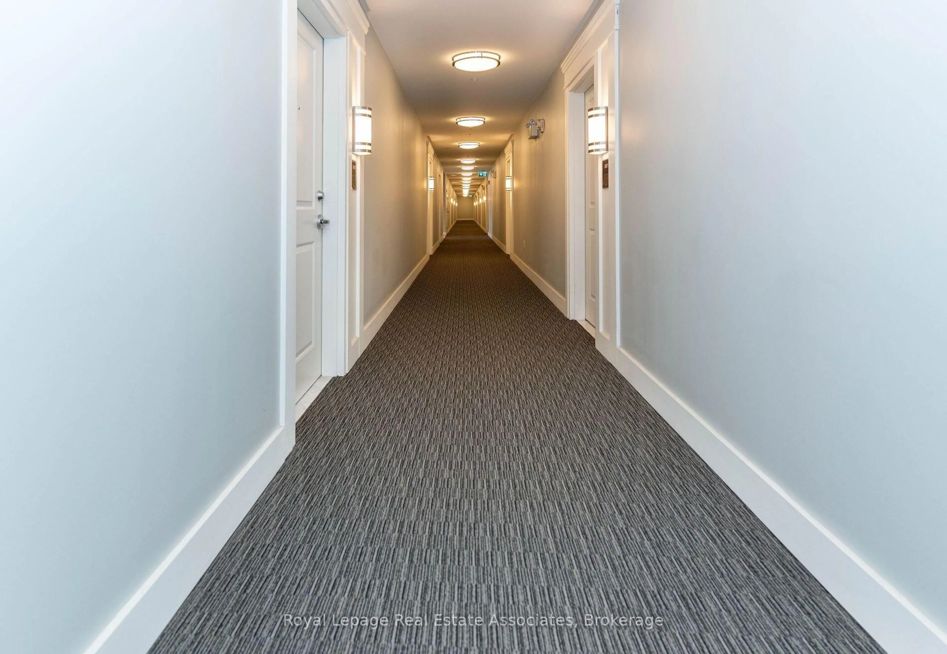 Indoor foyer for 650 Sauve St #15, Milton Ontario L9T 9A5