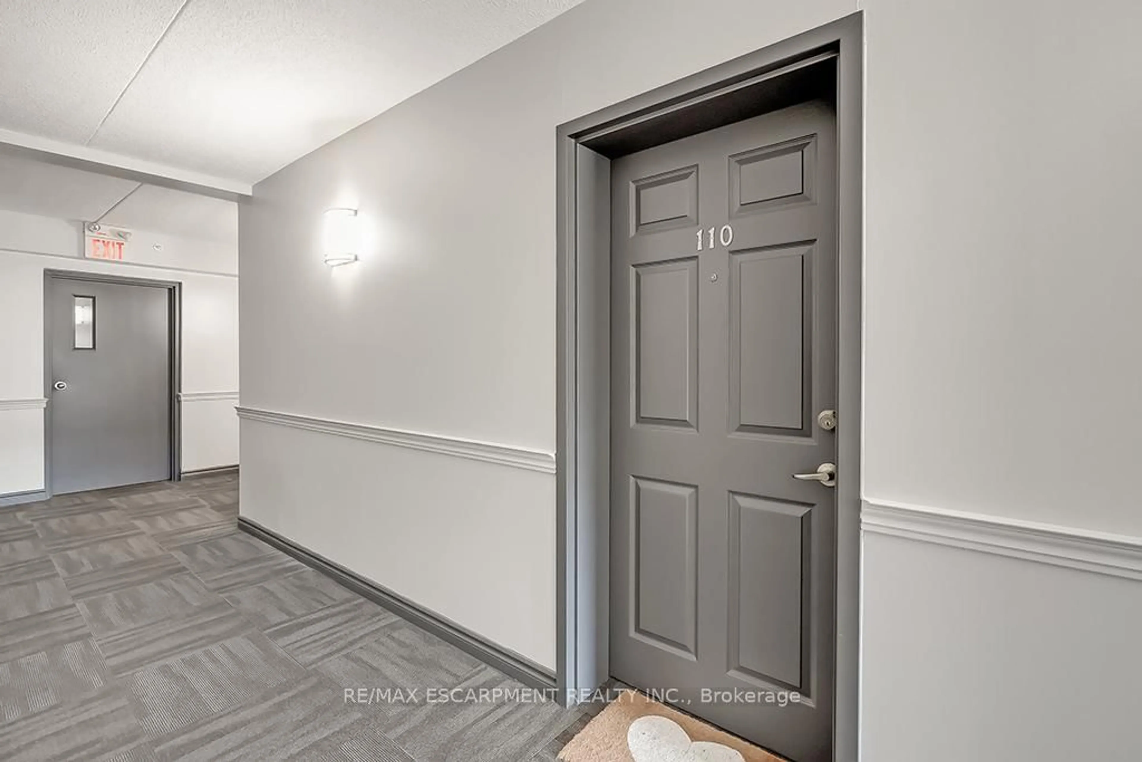 Indoor entryway for 1441 Walker's Line #110, Burlington Ontario L7M 4P2