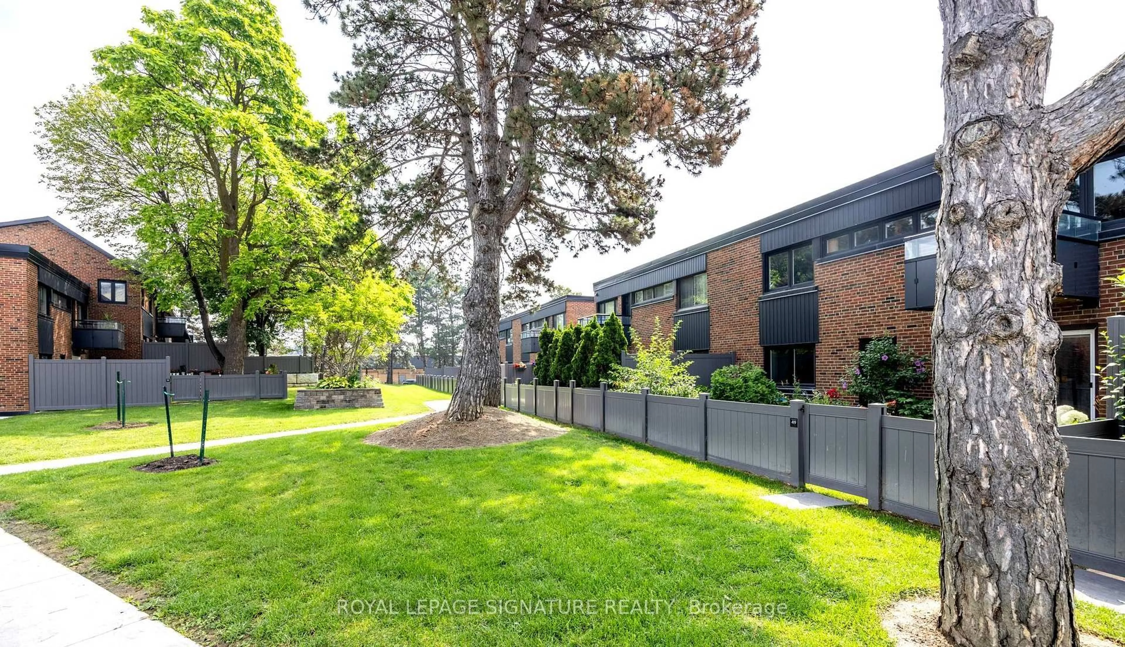 Patio, unknown for 51 Broadfield Dr #44, Toronto Ontario M9C 5P2