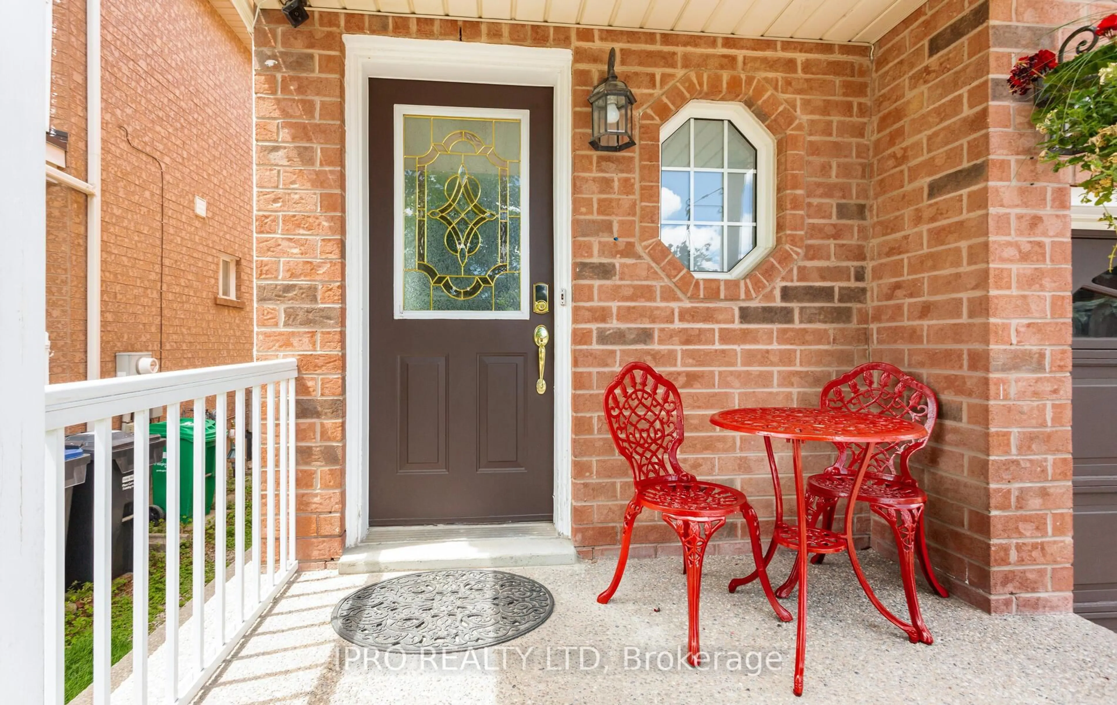 Indoor entryway for 116 Lake Louise Dr, Brampton Ontario L6X 4Z8