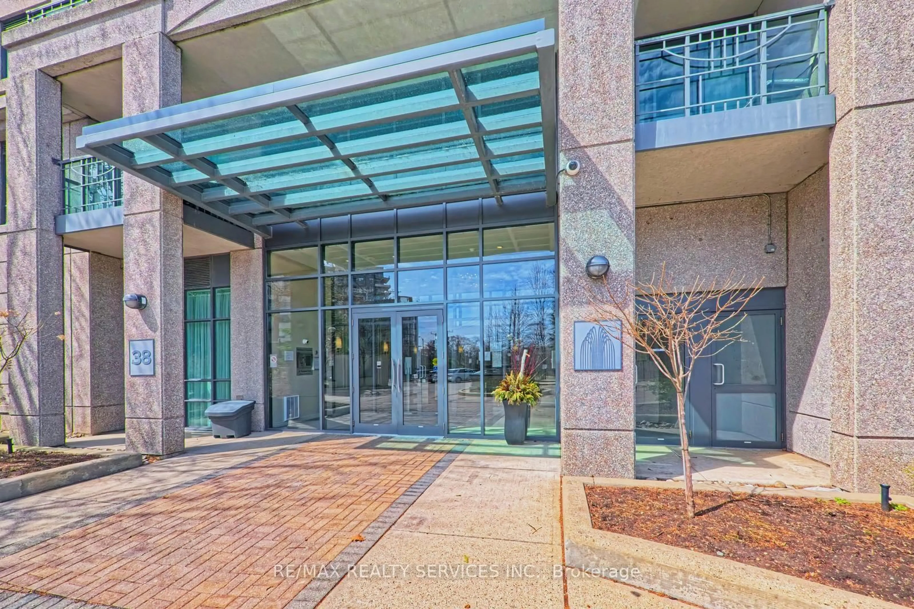 Indoor foyer for 38 Fontenay Crt #Suite 1309, Toronto Ontario M9A 5H5