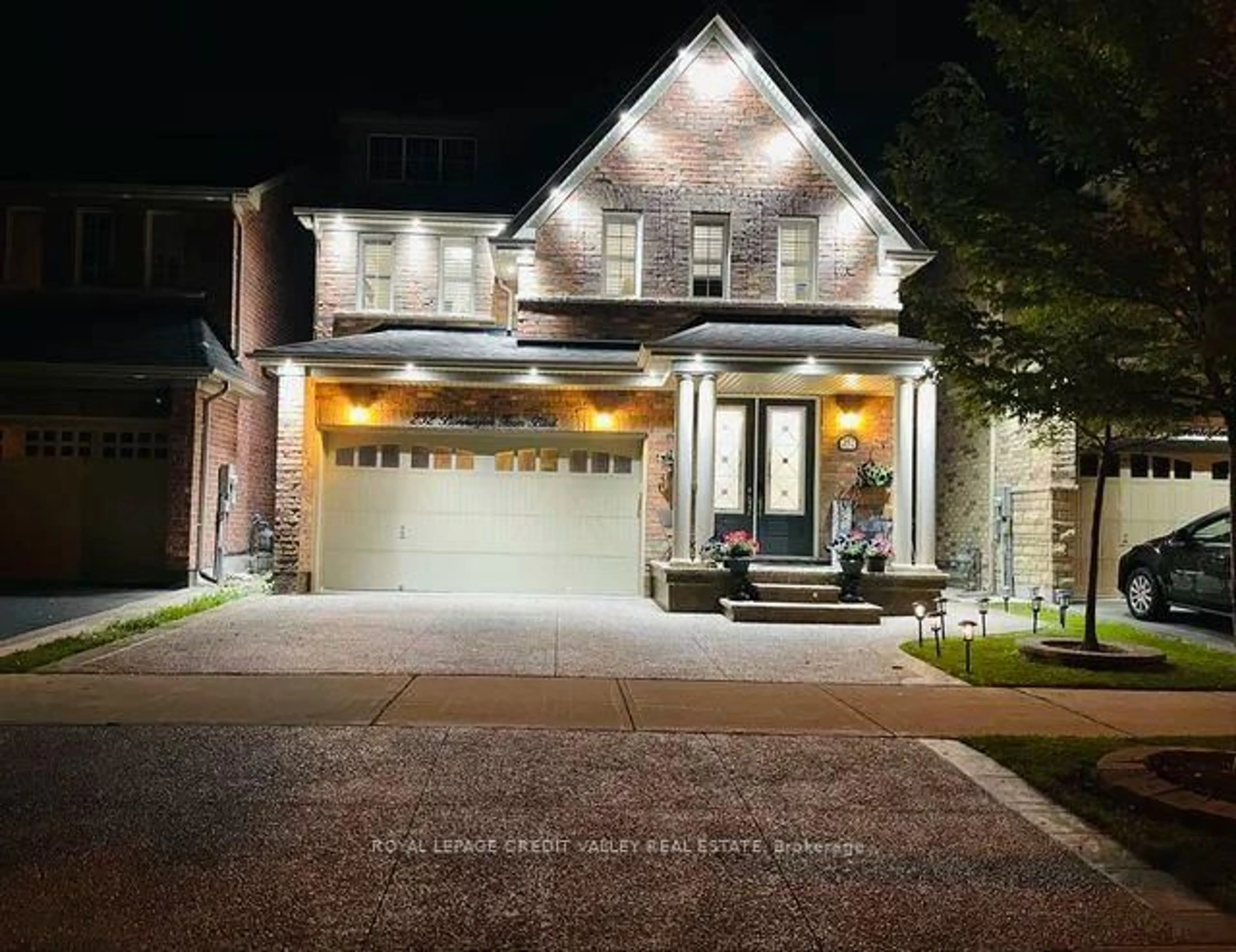 Home with brick exterior material, street for 252 Bonnieglen Farm Blvd, Caledon Ontario L7C 3Y4