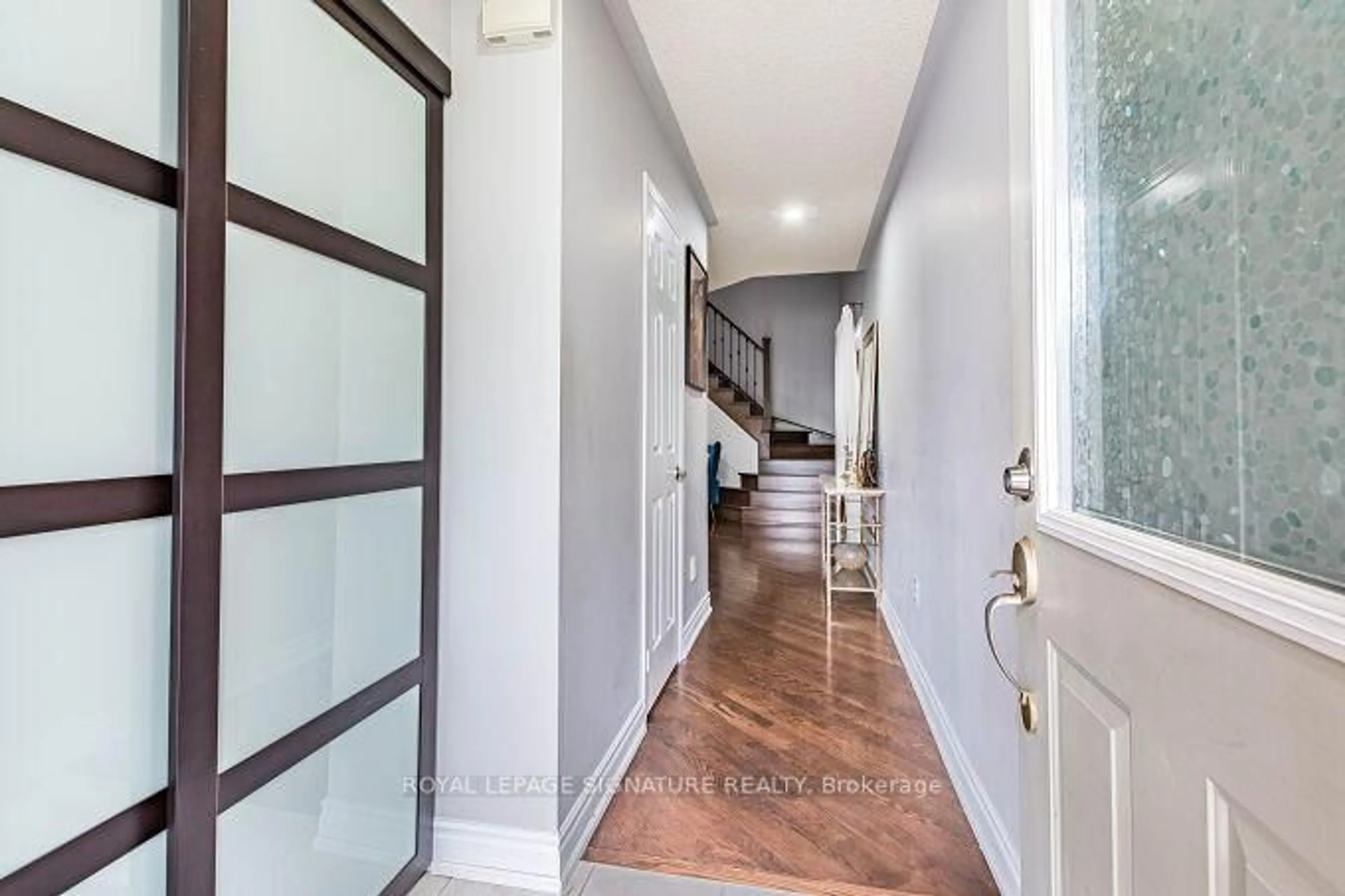 Indoor entryway for 6985 Glory Crt, Mississauga Ontario L5N 7E2