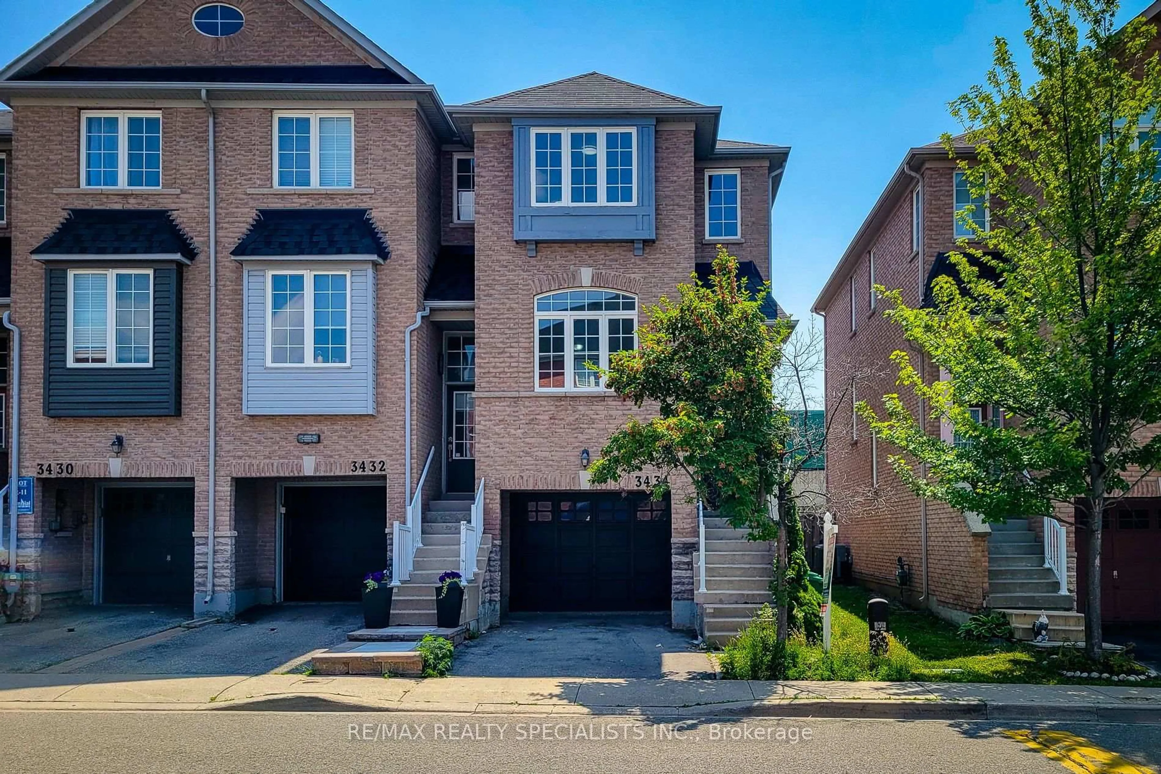 Home with brick exterior material, street for 3434 REDPATH Circ, Mississauga Ontario L5N 8R7