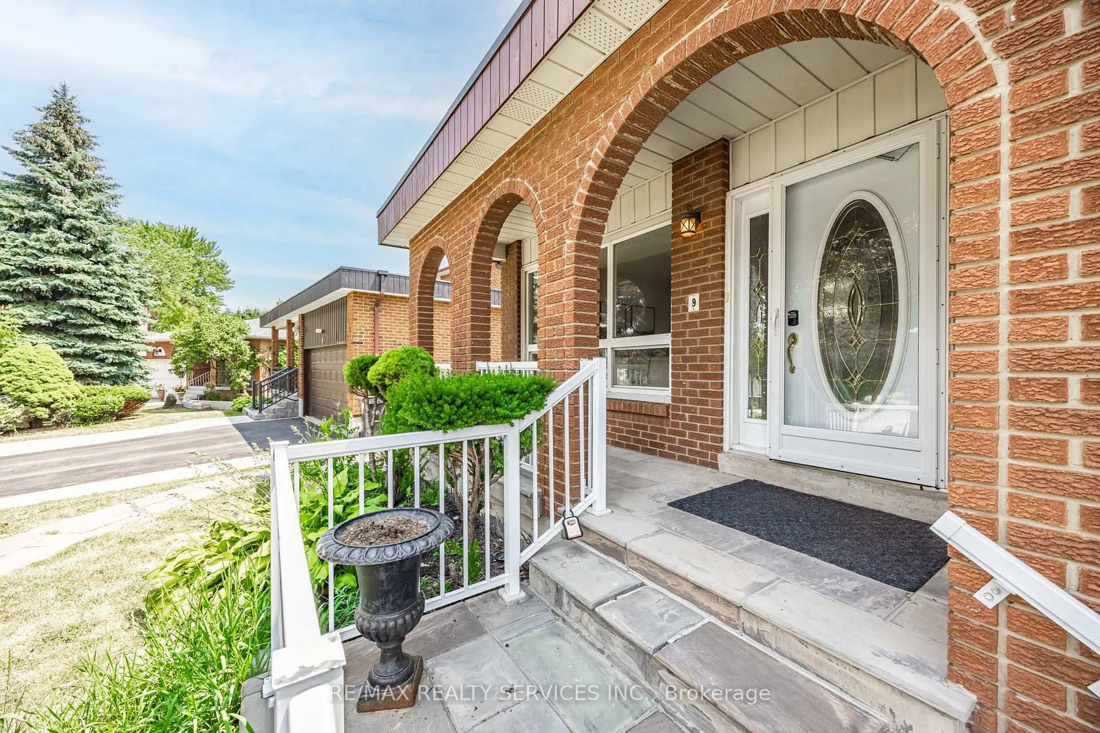 Home with brick exterior material, street for 9 Garview Crt, Toronto Ontario M9R 4B9