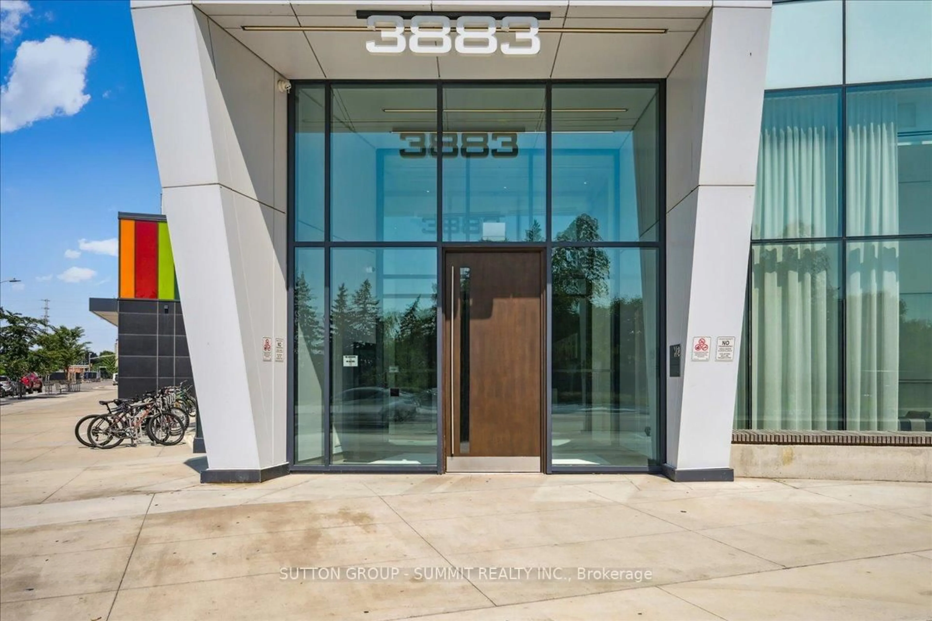 Indoor foyer for 3883 Quartz Rd #5608, Mississauga Ontario L5B 0M4