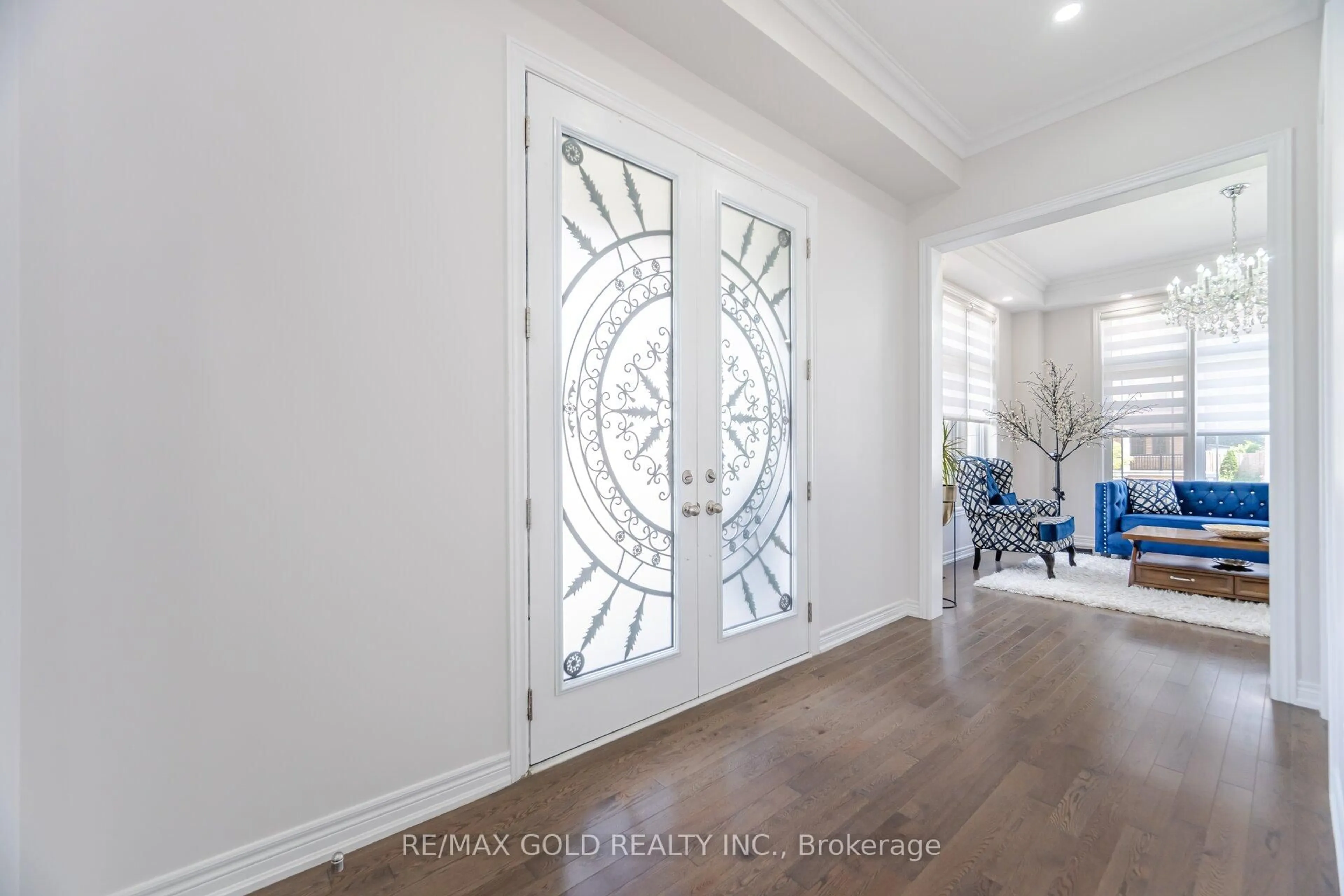 Indoor entryway for 54 Ash Hill Ave, Caledon Ontario L7C 4E8