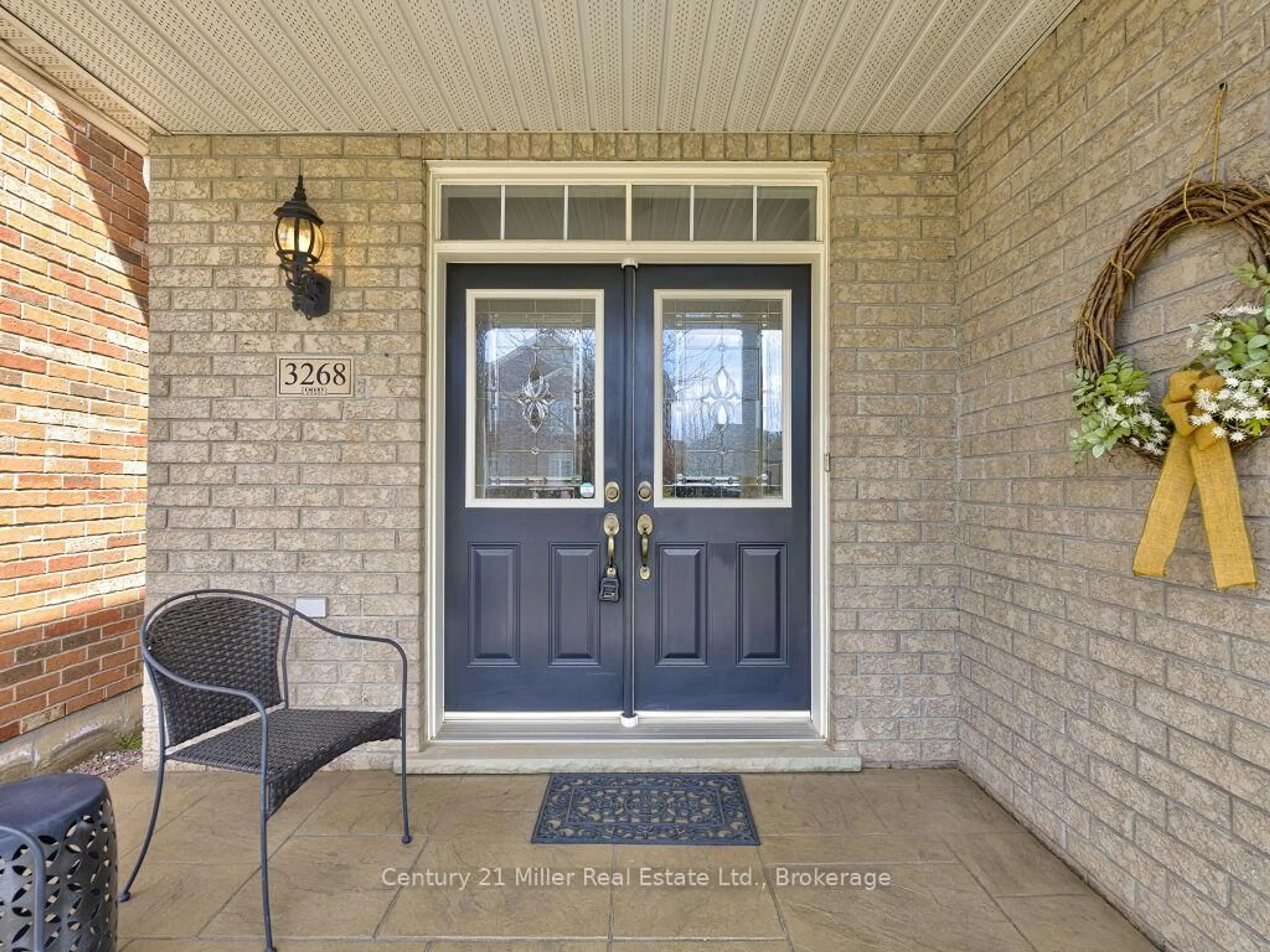 Indoor entryway for 3268 Sealey Cres, Burlington Ontario L7M 0J6