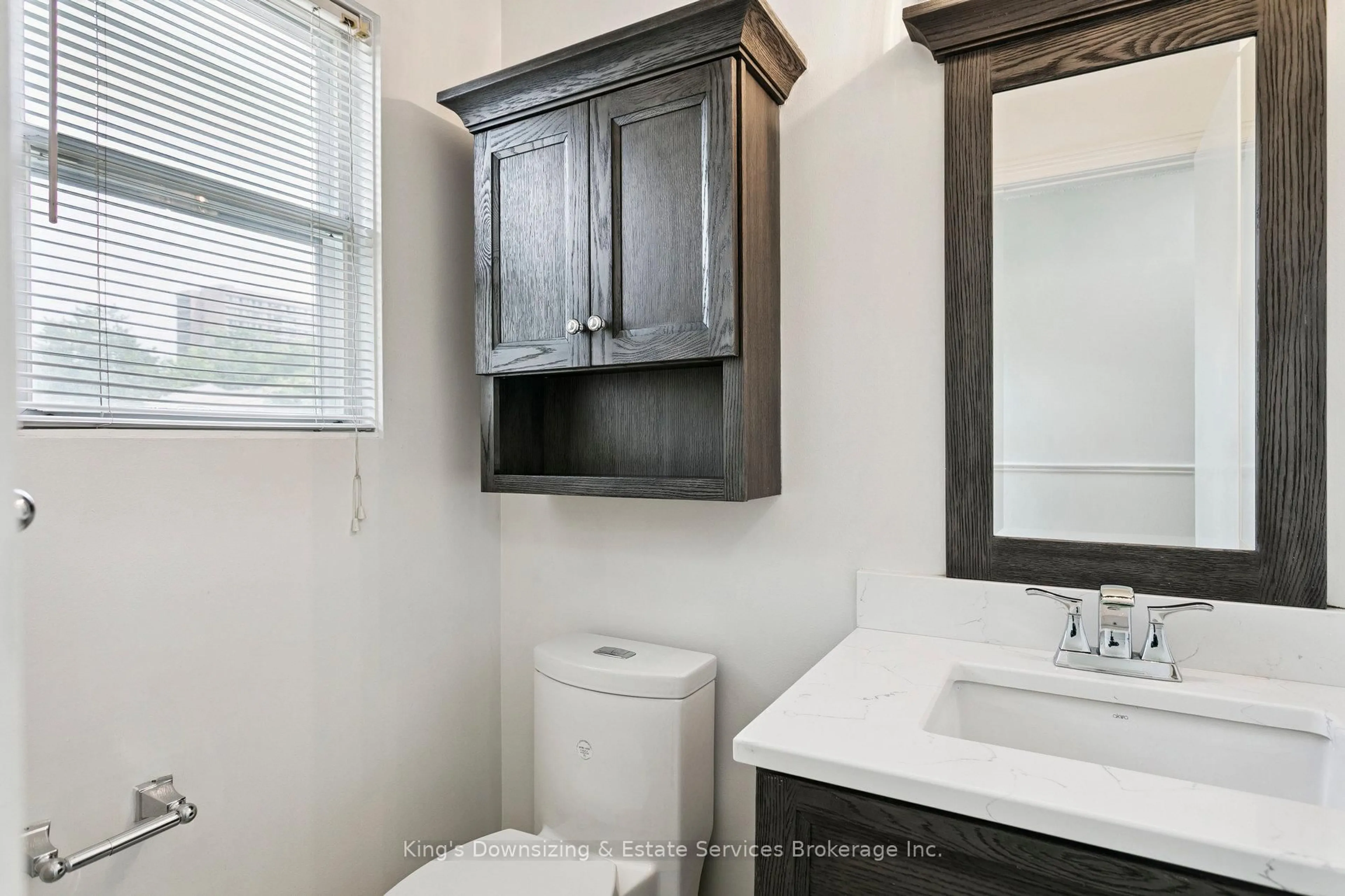 Standard bathroom, ceramic/tile floor for 3500 Glen Erin Dr #55, Mississauga Ontario L5L 1W6