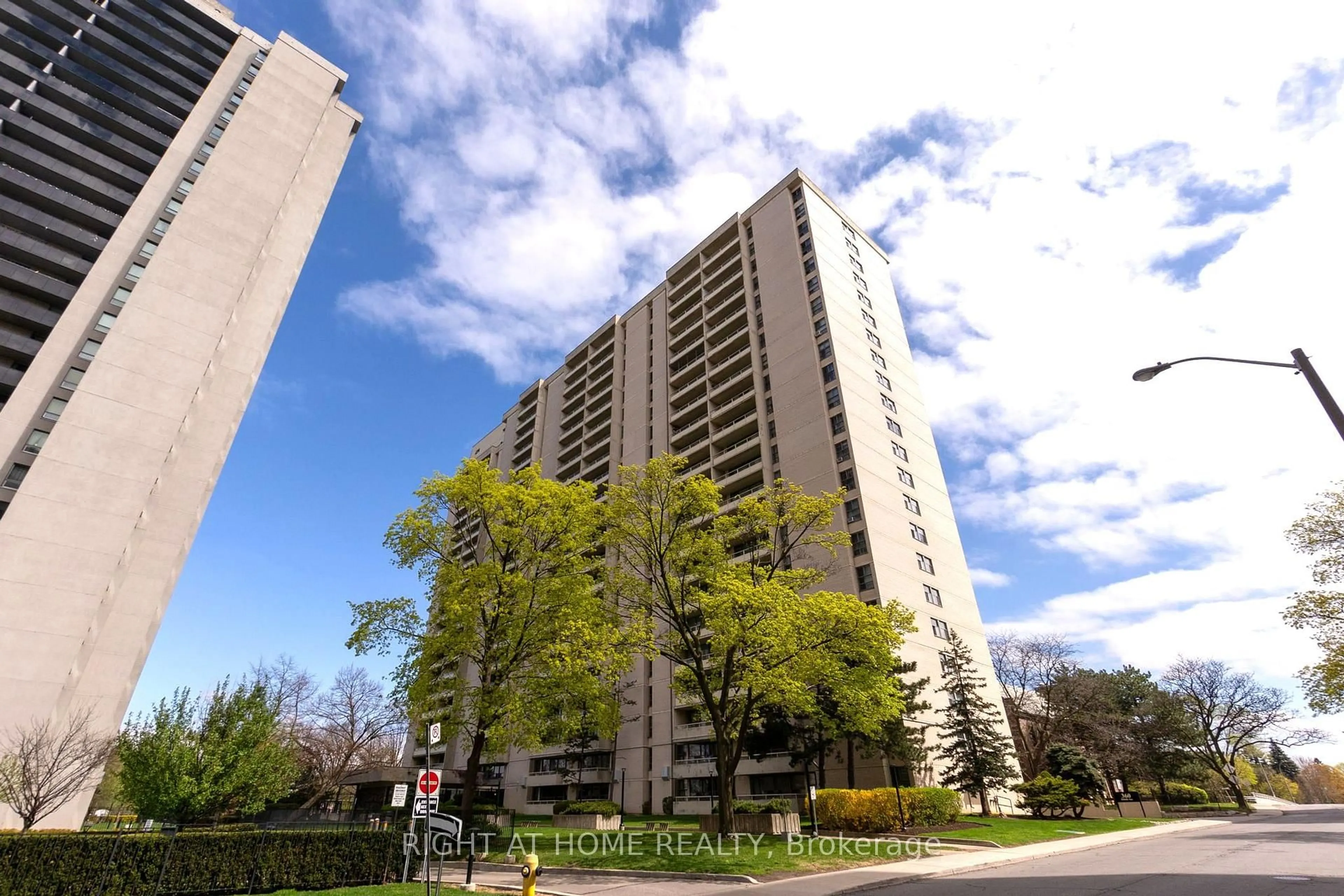 Patio, building for 360 Ridelle Ave #2101, Toronto Ontario M6B 1K1
