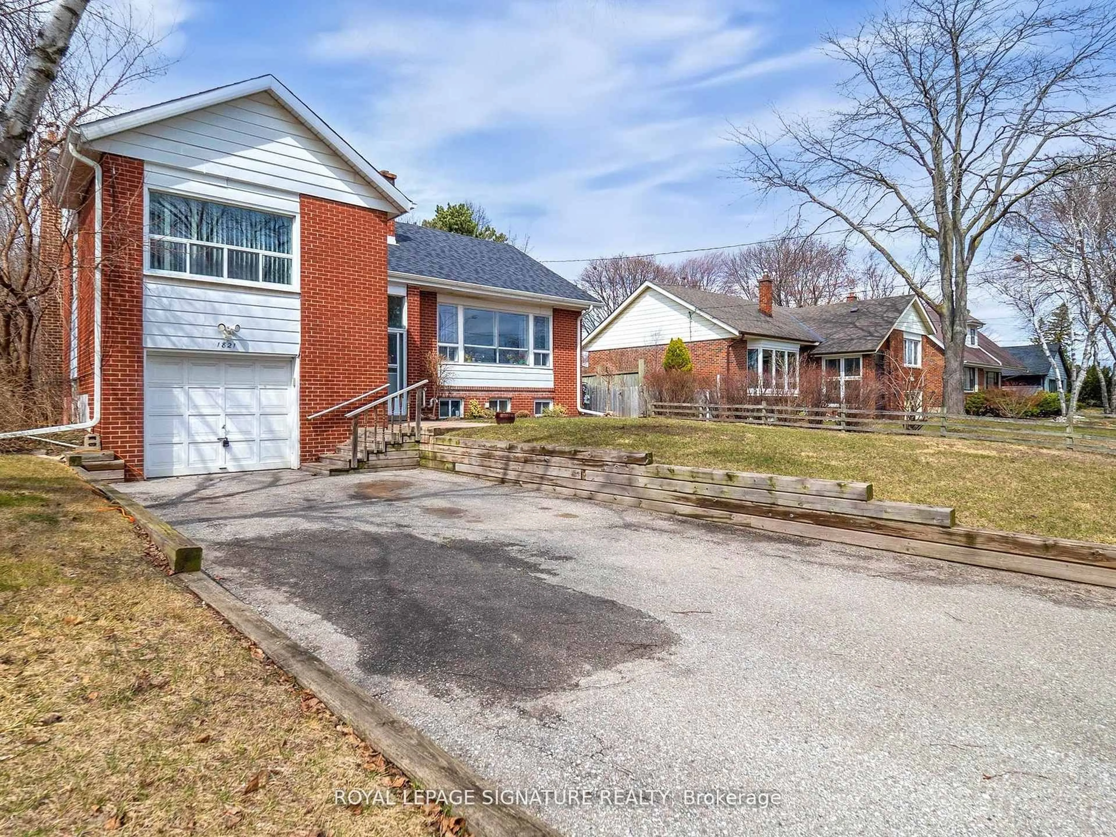 Home with brick exterior material, street for 1821 Christopher Rd, Mississauga Ontario L5J 2K7