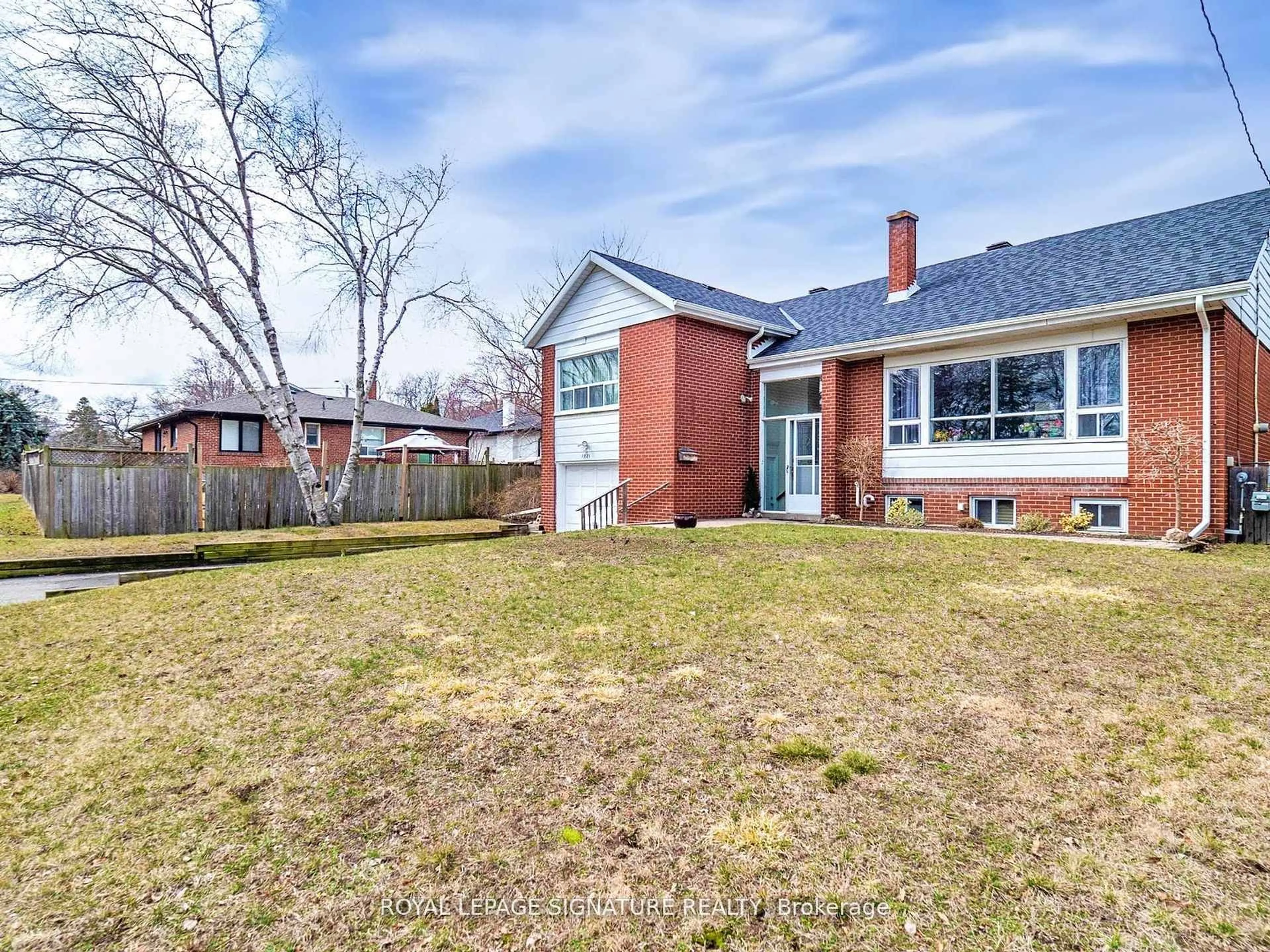 Home with brick exterior material, street for 1821 Christopher Rd, Mississauga Ontario L5J 2K7