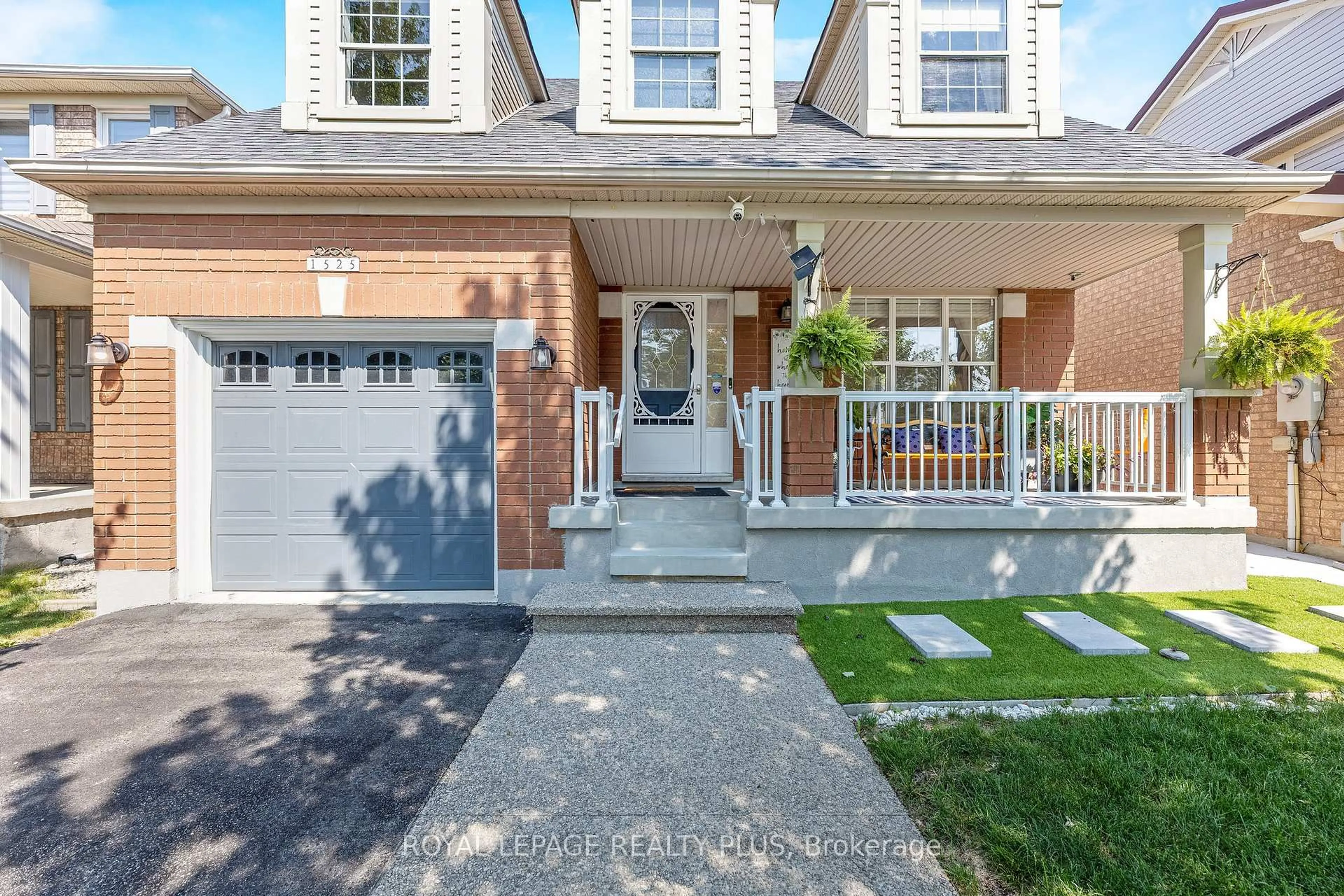 Home with brick exterior material, street for 1525 Swann Cres, Milton Ontario L9T 5K2