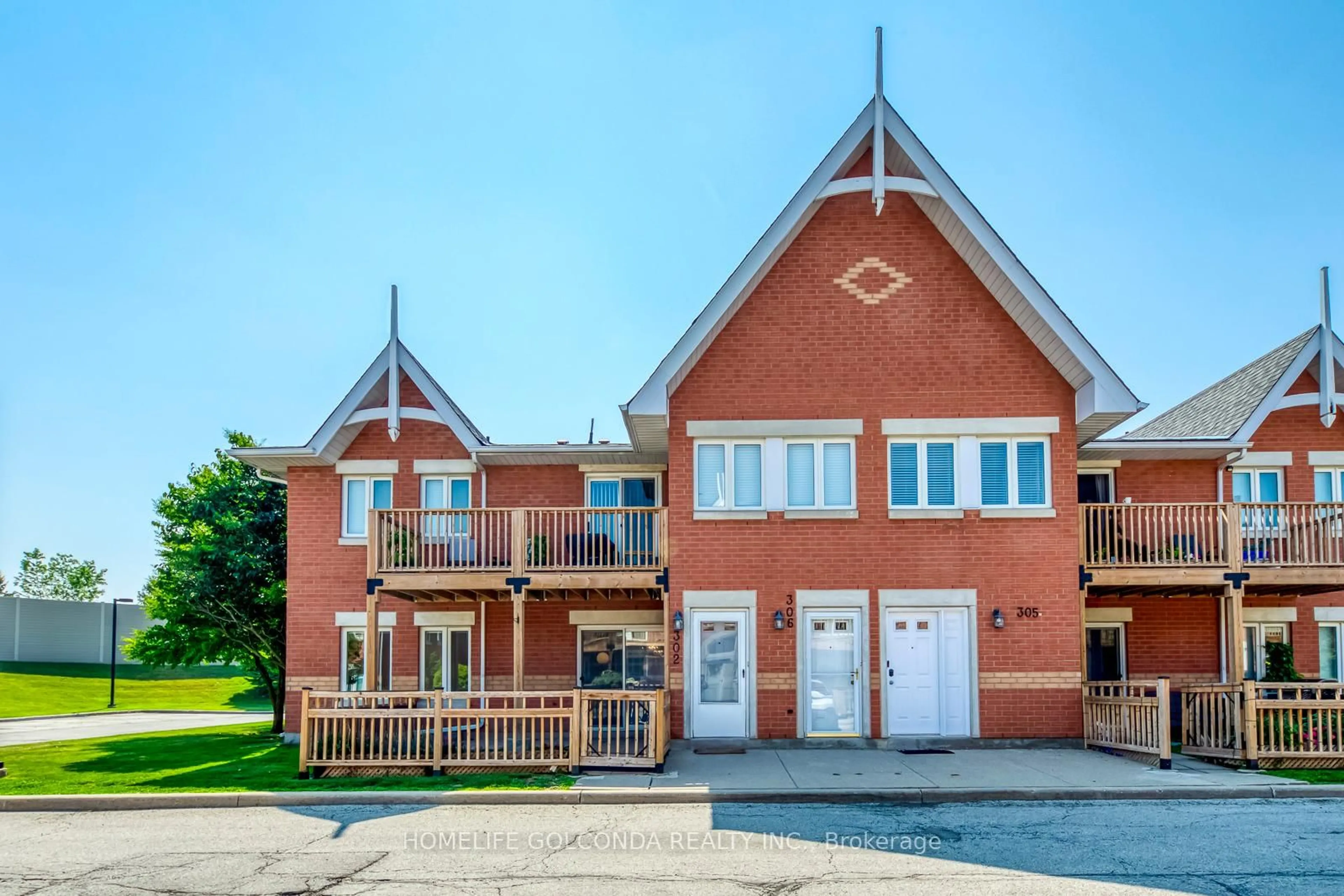 Home with brick exterior material, building for 4140 Foxwood Dr #302, Burlington Ontario L7M 4R4