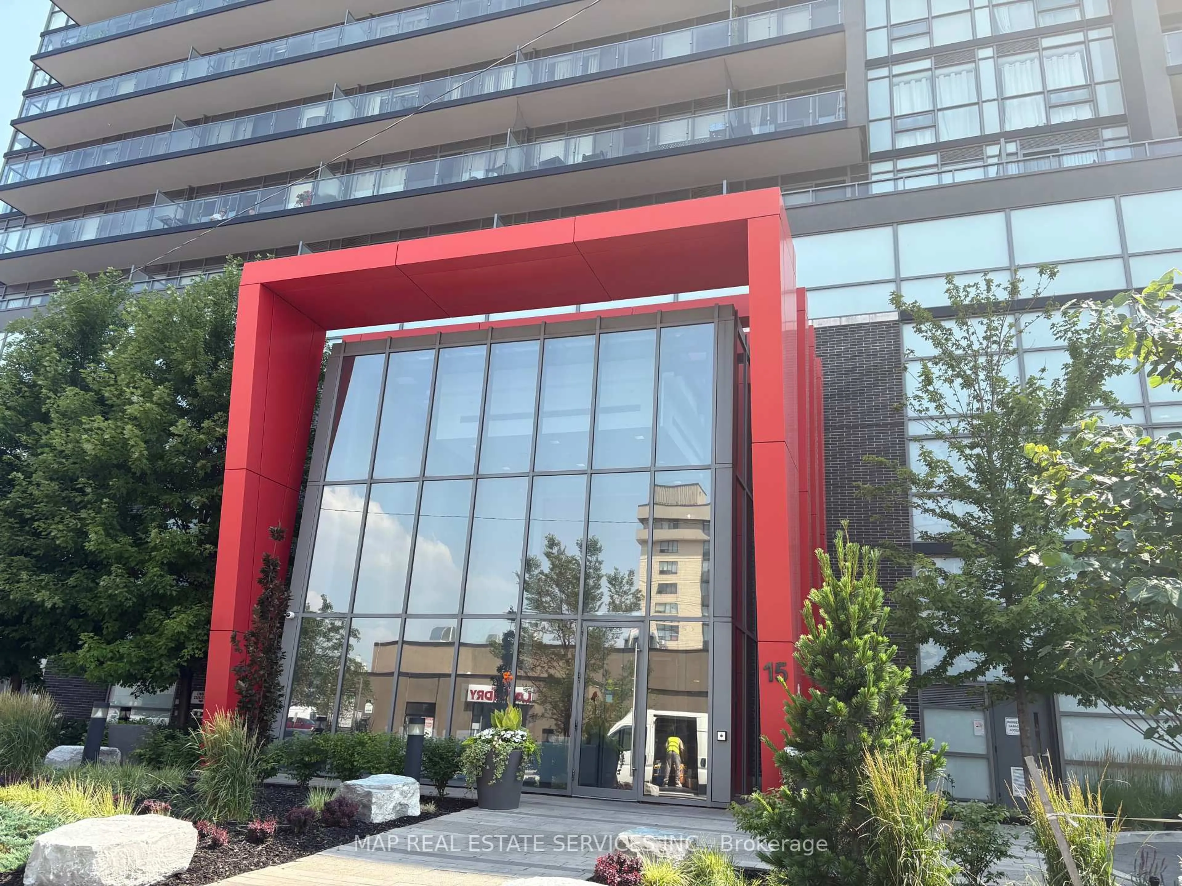 Indoor foyer for 15 James Finlay Way #805, Toronto Ontario M3M 0B3