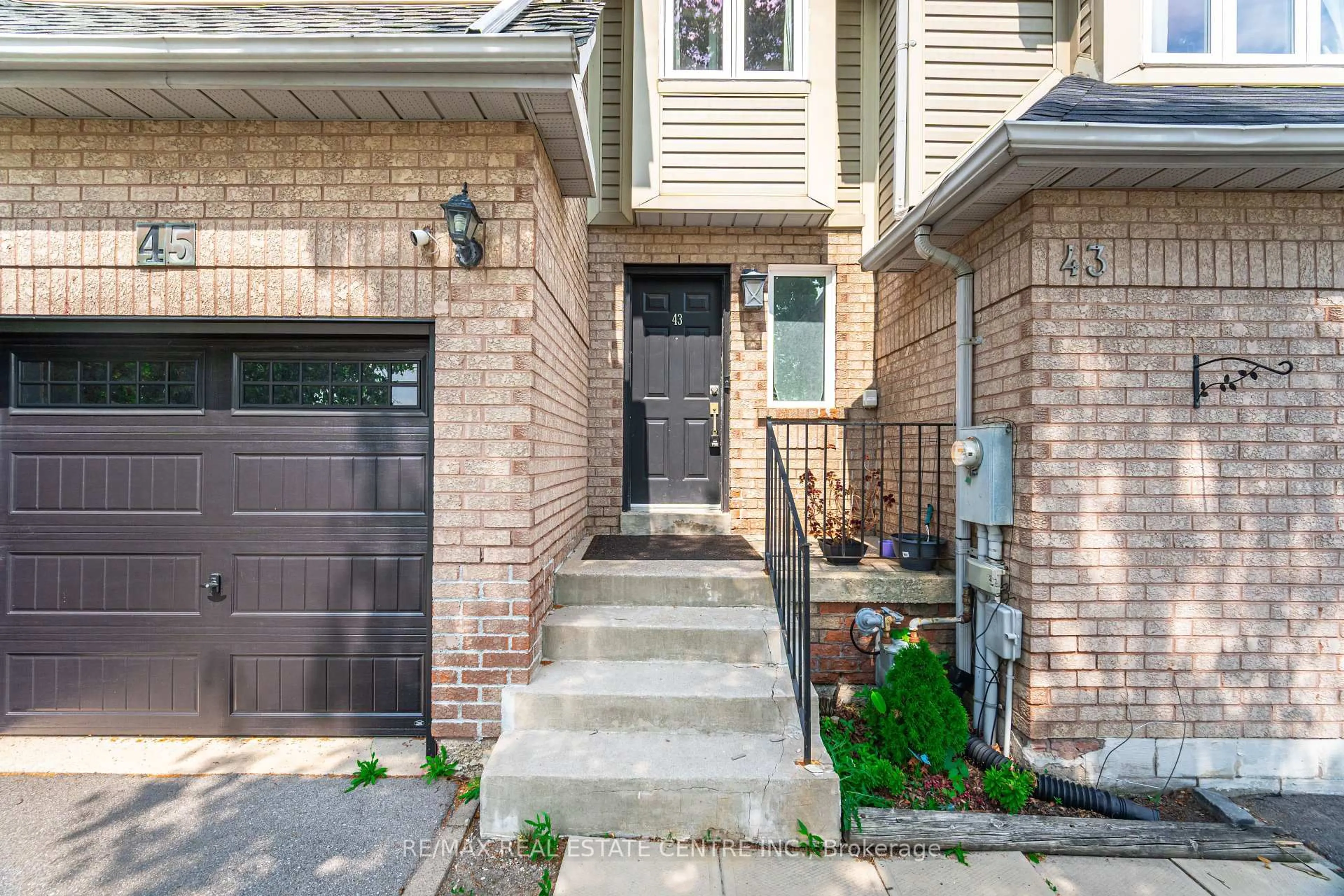 Home with brick exterior material, street for 43 Ashbrook Way, Brampton Ontario L6Y 4R4