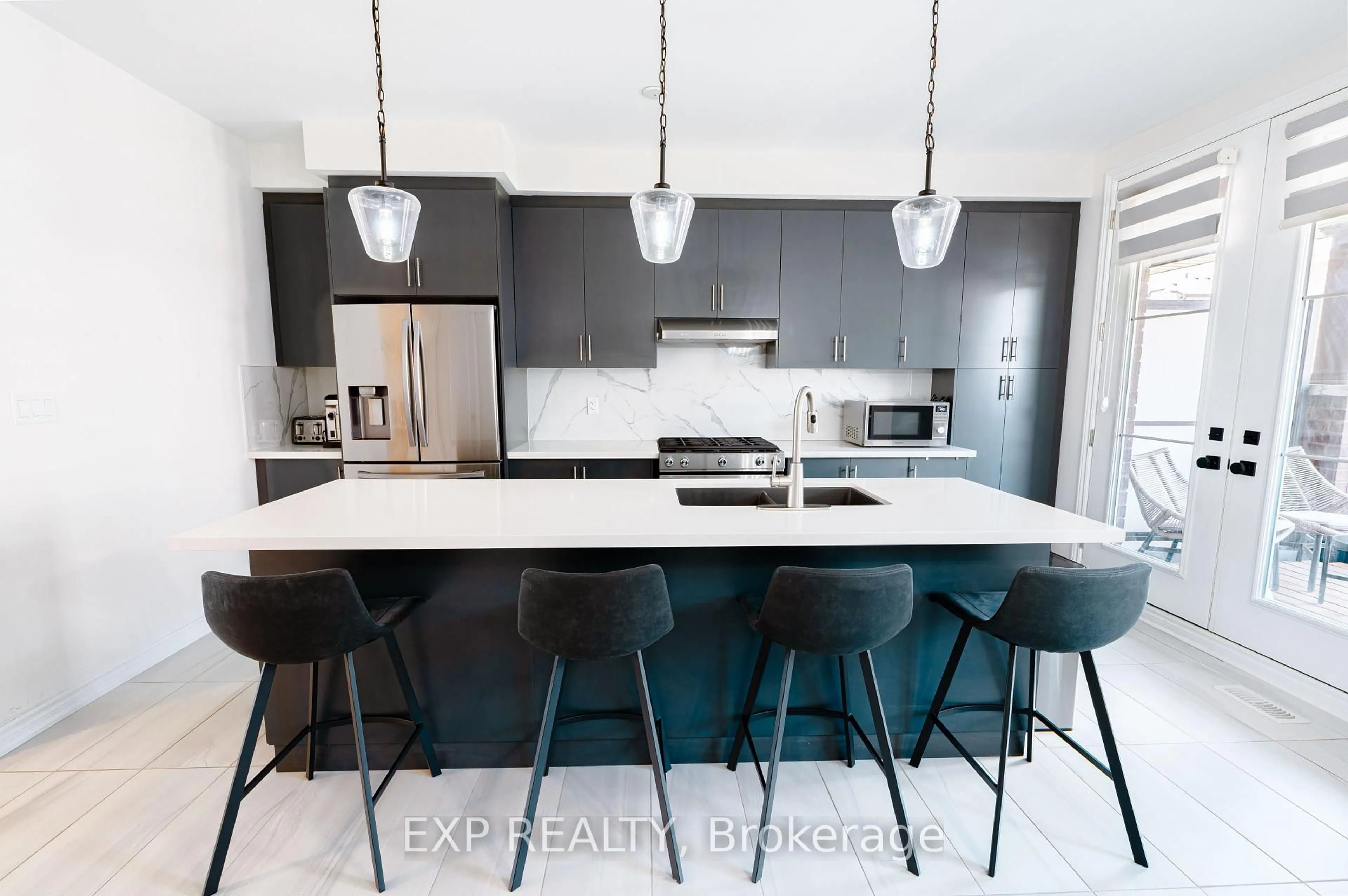 Contemporary kitchen, unknown for 28 Vestry Way, Brampton Ontario L6P 4N7