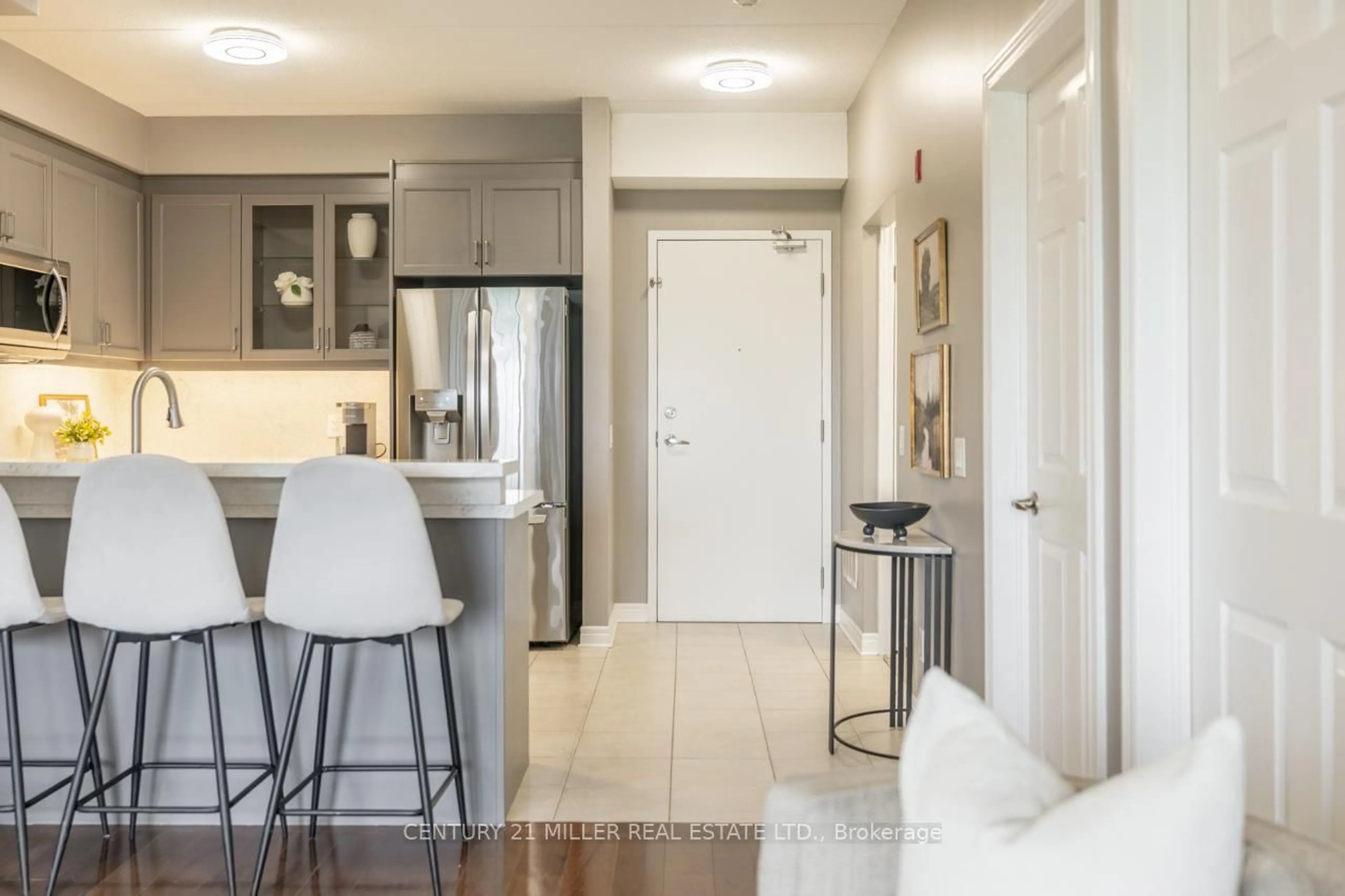 Open concept kitchen, unknown for 1379 Costigan Rd #408, Milton Ontario L9T 2K6