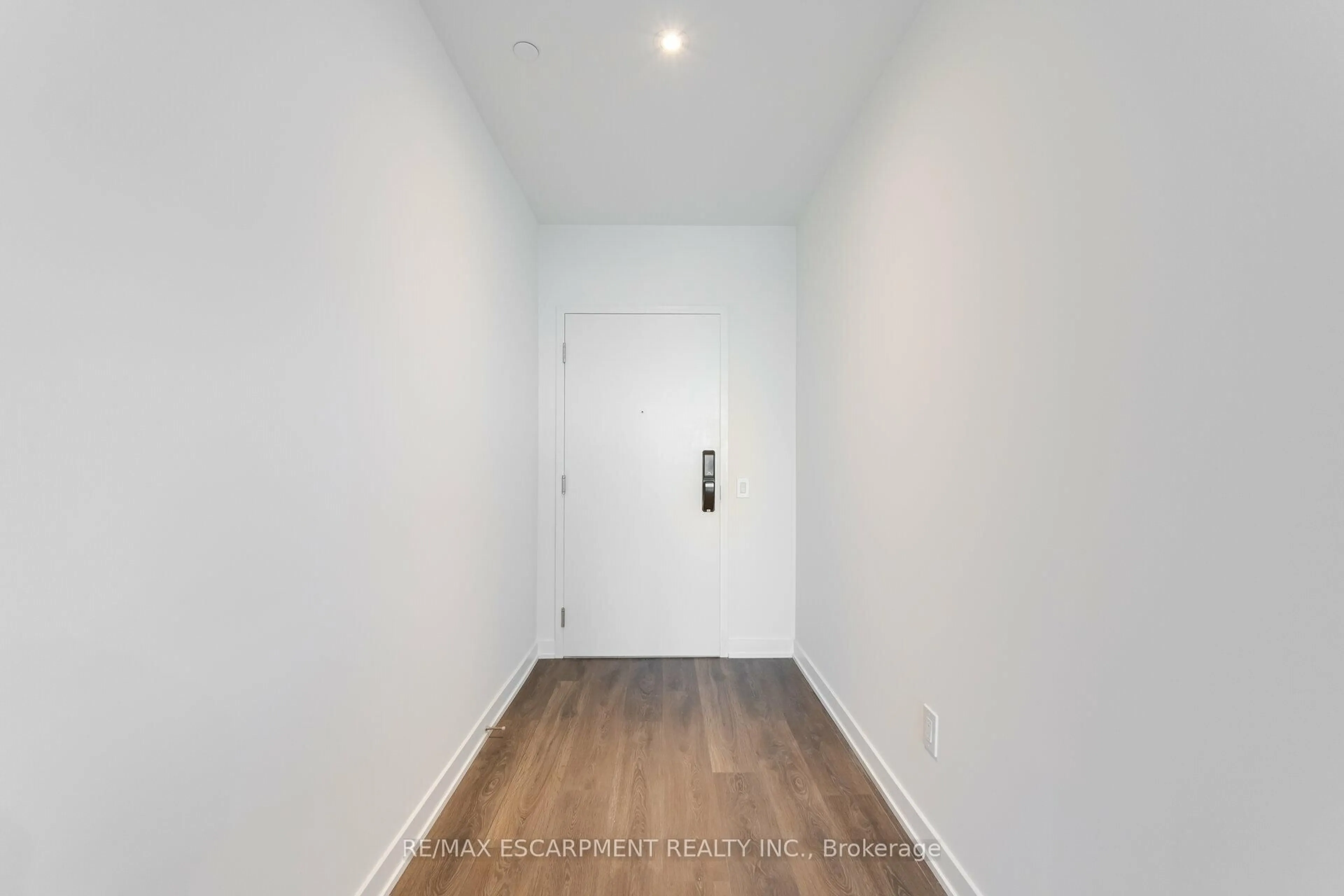 Unknown for 28 Ann St #801, Mississauga Ontario L9G 3G1