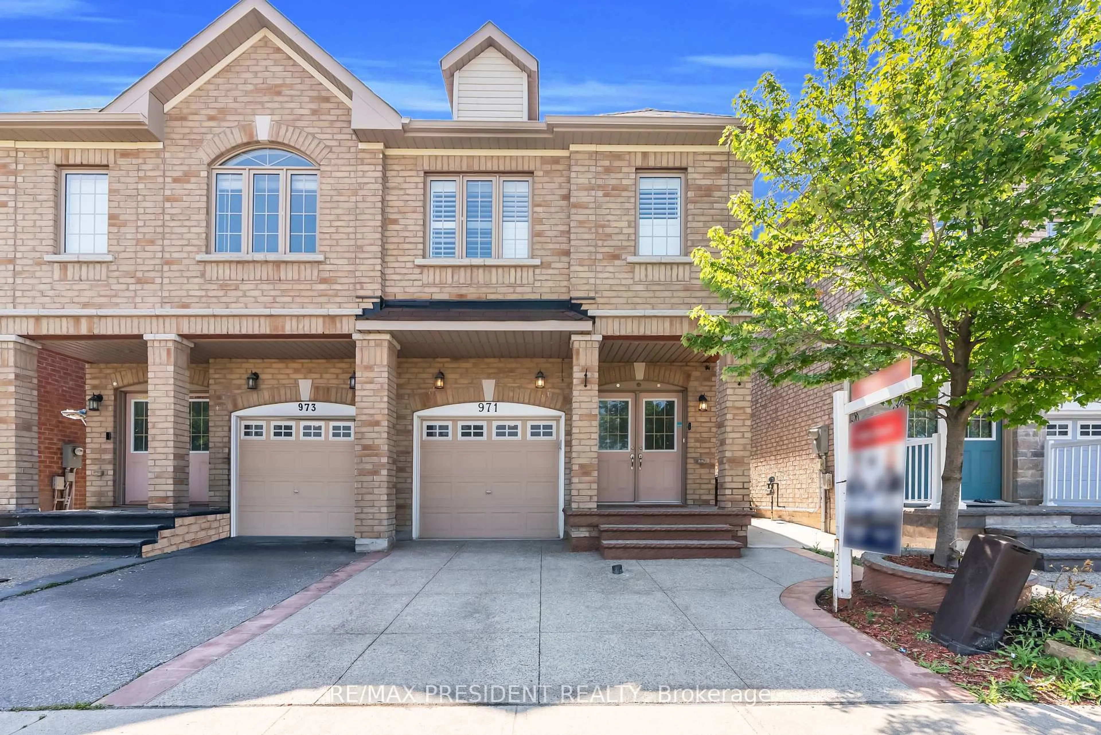 Home with brick exterior material, street for 971 Francine Cres, Mississauga Ontario L5V 0E2