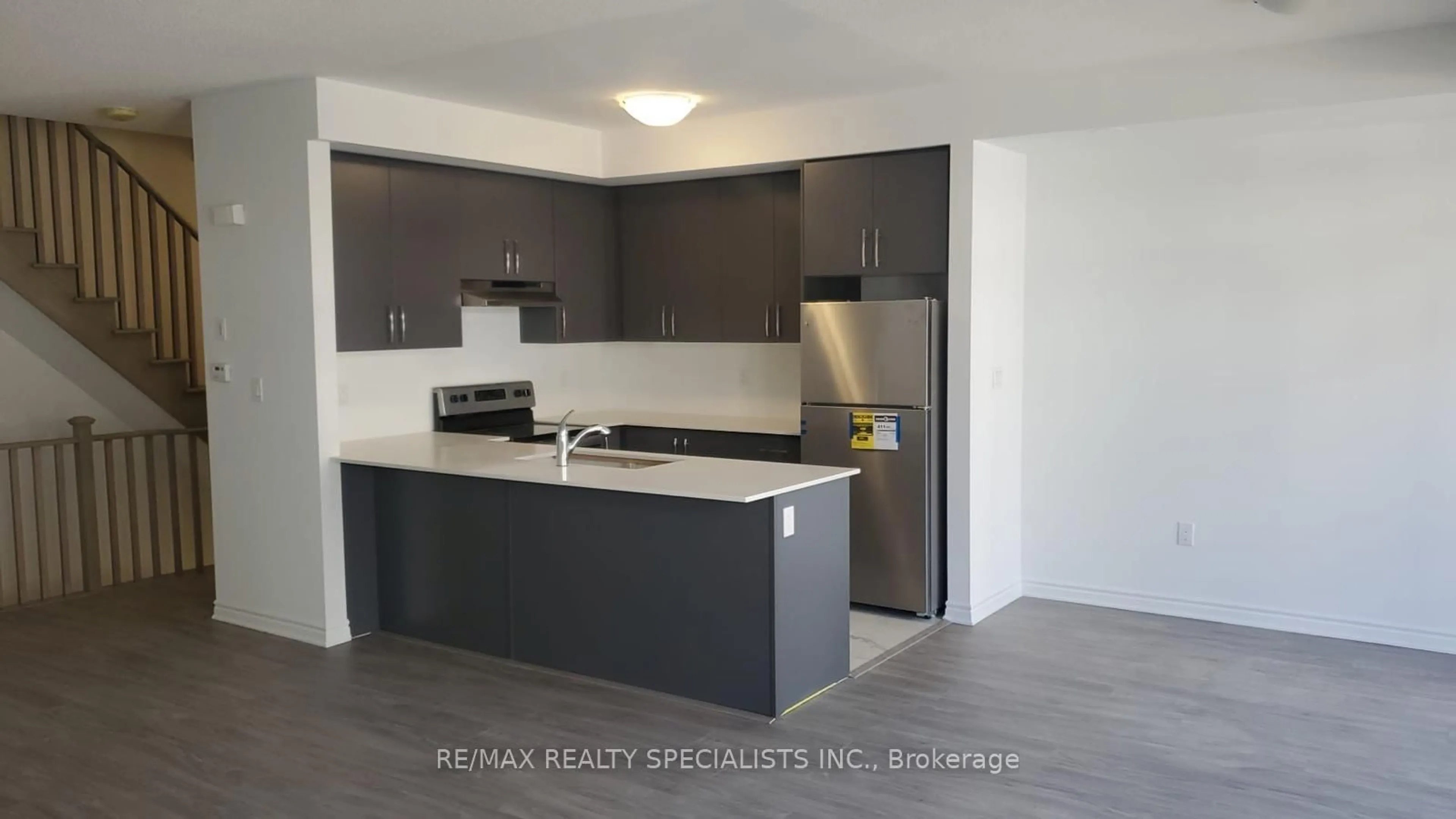 Open concept kitchen, unknown for 75 Springdale Ave, Caledon Ontario L7C 4L6