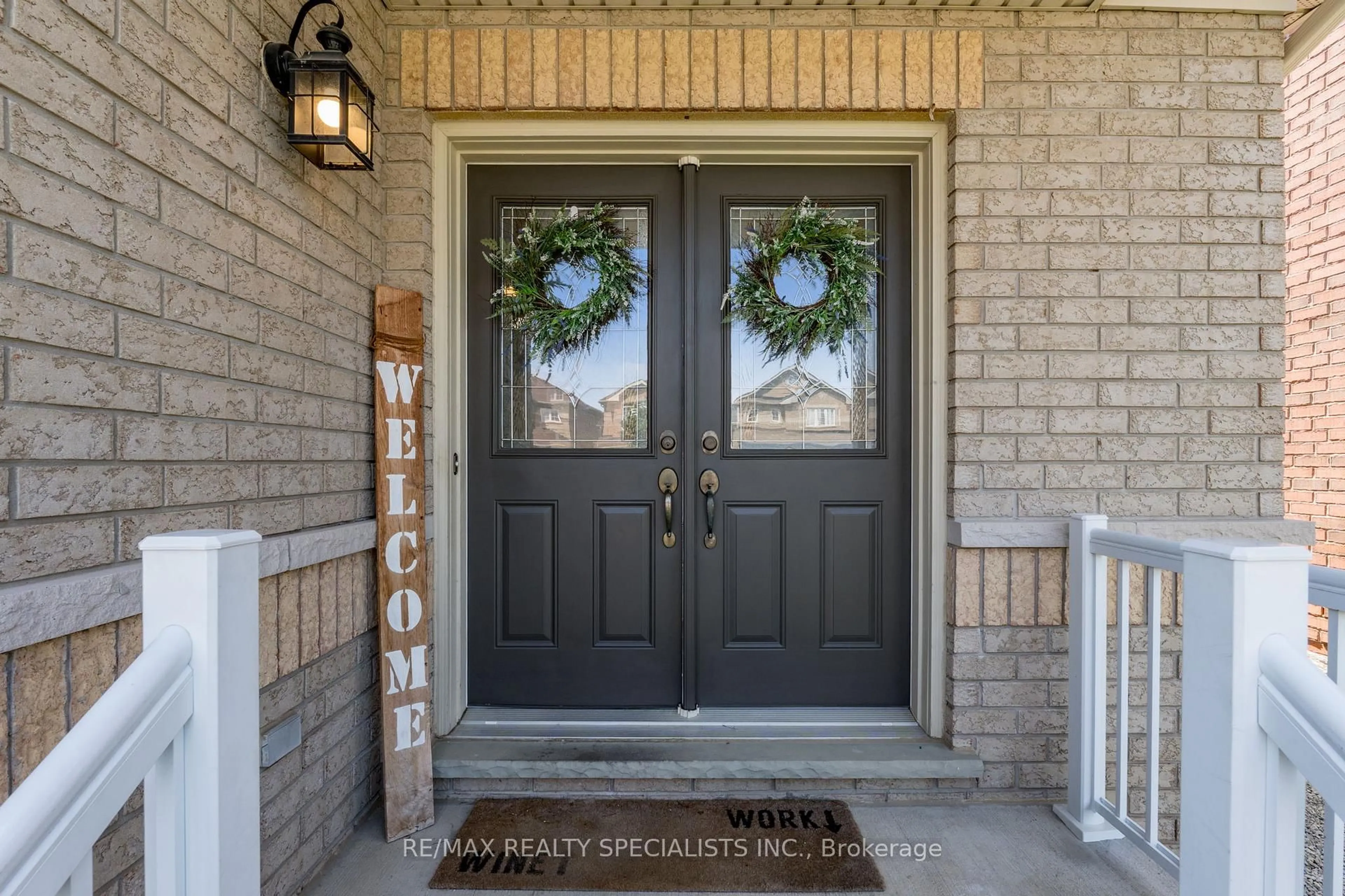 Indoor entryway for 24 Serenity St, Halton Hills Ontario L7G 0A9